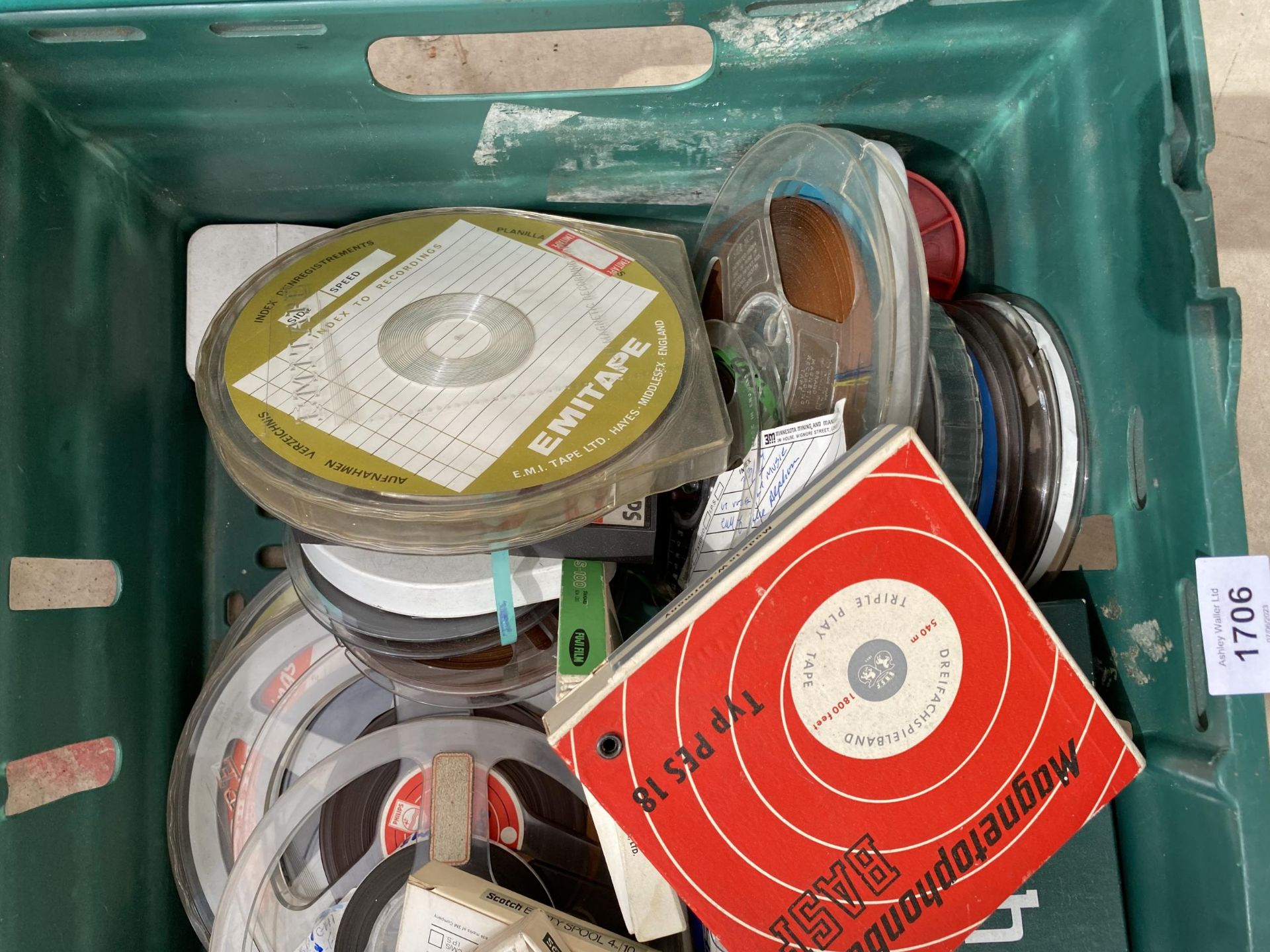 AN ASSORTMENT OF VINTAGE TAPE REELS - Bild 2 aus 3