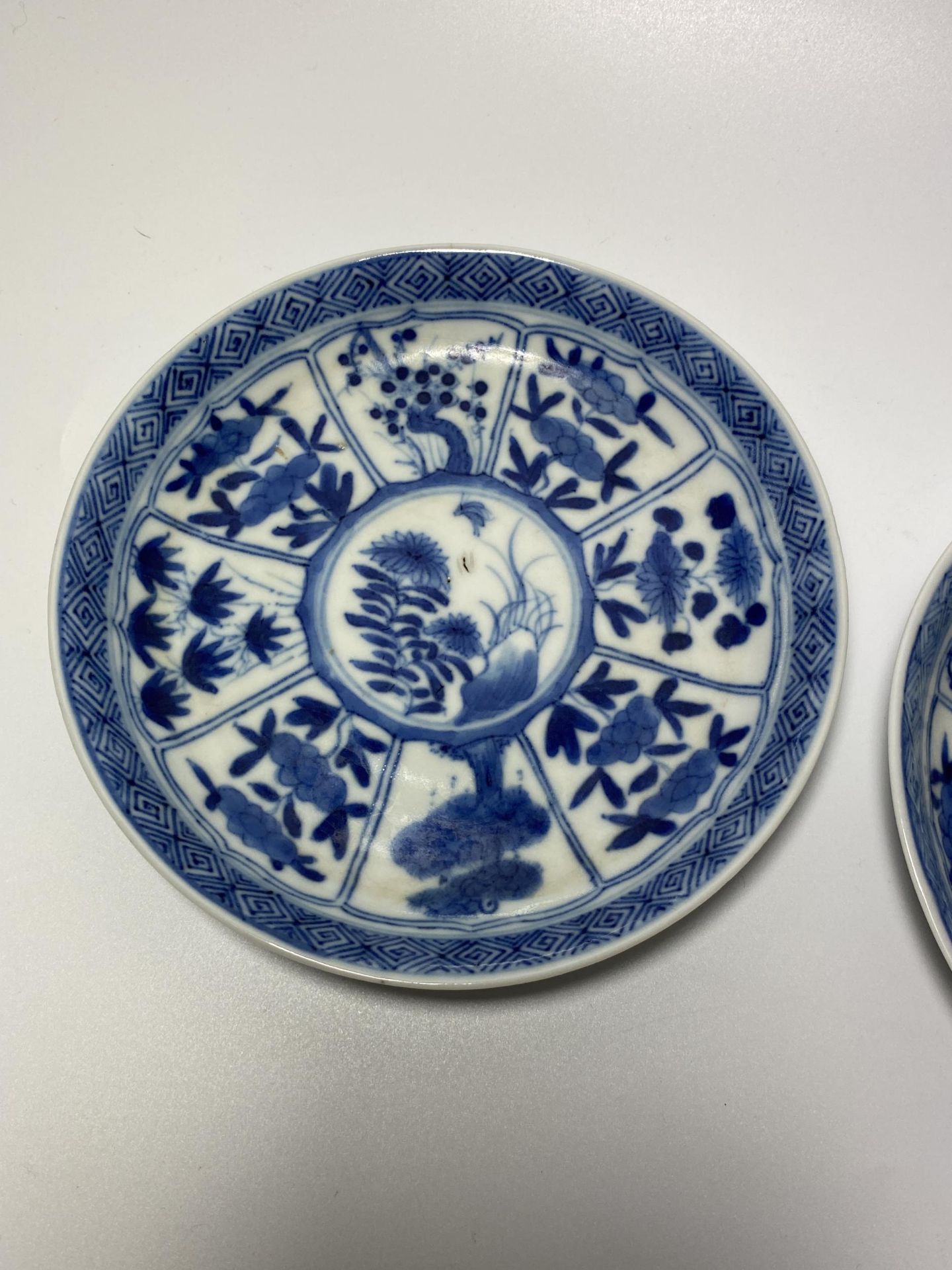 A PAIR OF KANGXI PERIOD (1661-1722) CHINESE BLUE AND WHITE PORCELAIN PLATES, ARTEMESIA LEAF MARK - Image 3 of 13