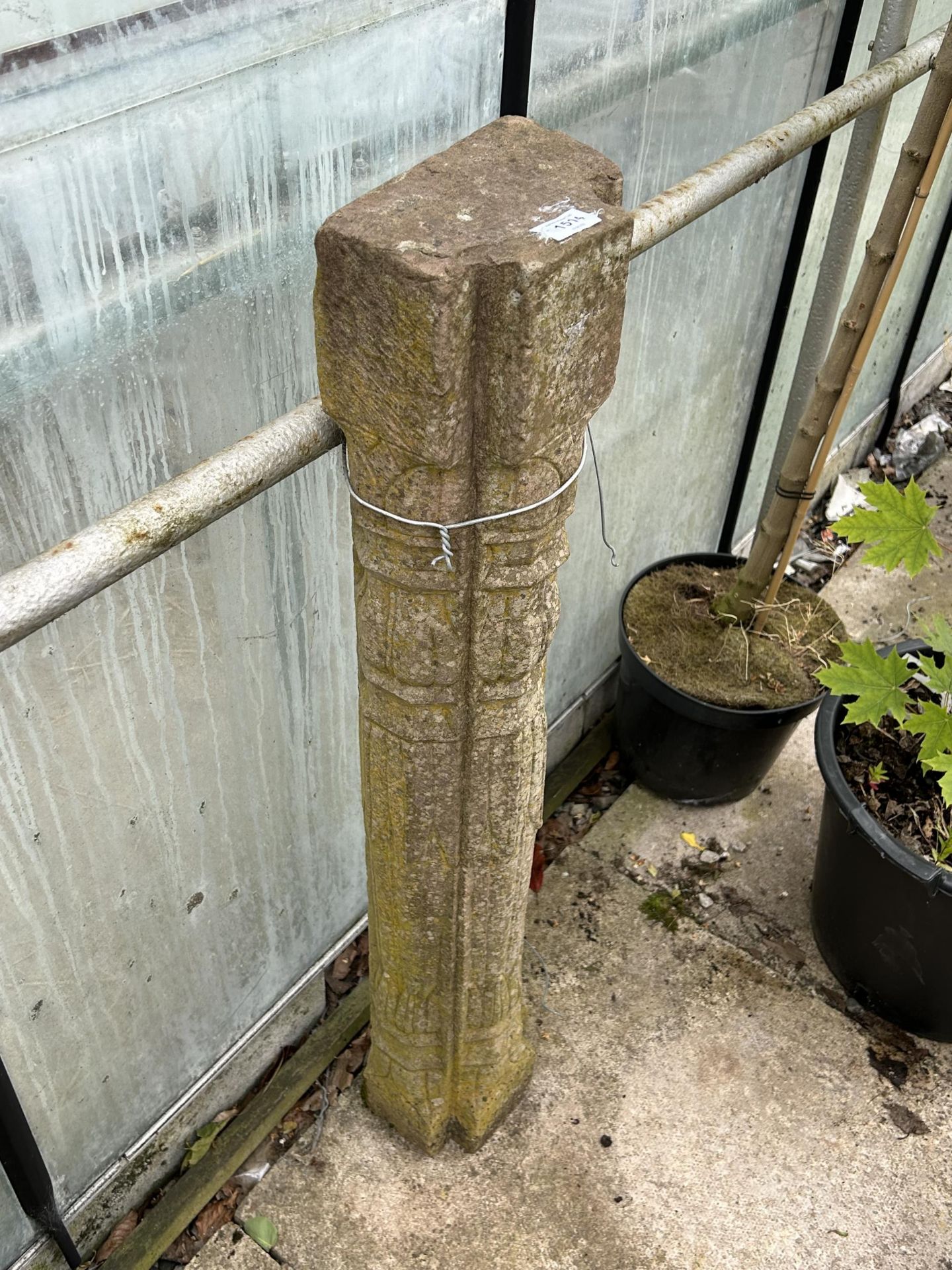 A VINTAGE INDIAN STONE 1/2 COLUMN 40 X 6.5" - Bild 4 aus 4