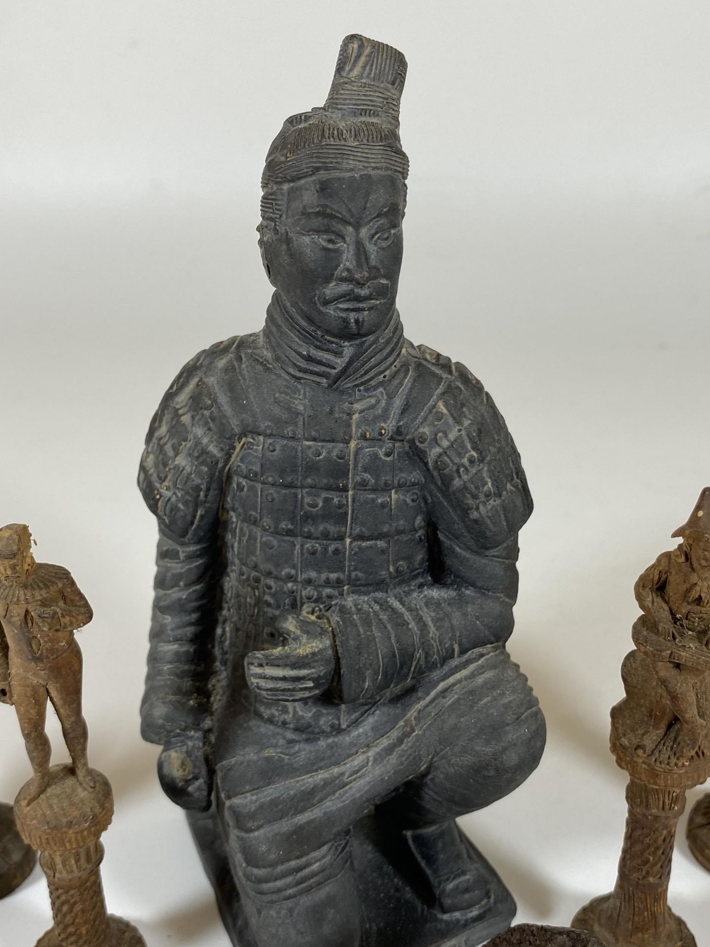 A CHINESE XIAN POTTERY WARRIOR FIGURE TOGETHER WITH FIVE CARVED ORIENTAL CHESS PIECES & A CARVED - Image 5 of 5