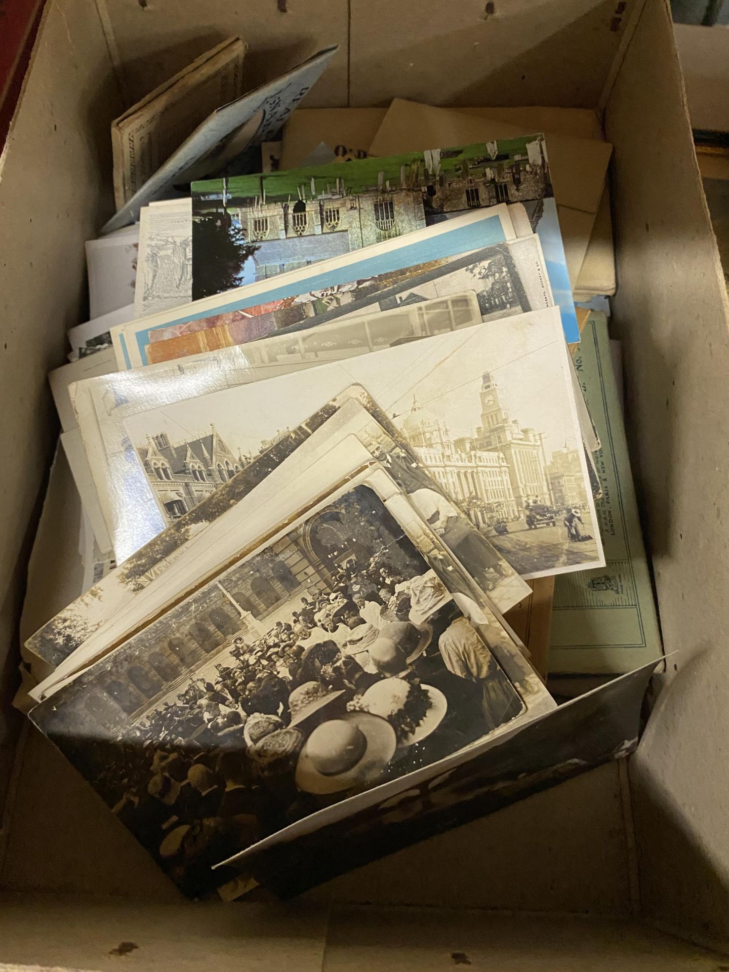 A BOX OF VINTAGE POSTCARDS - Image 2 of 2