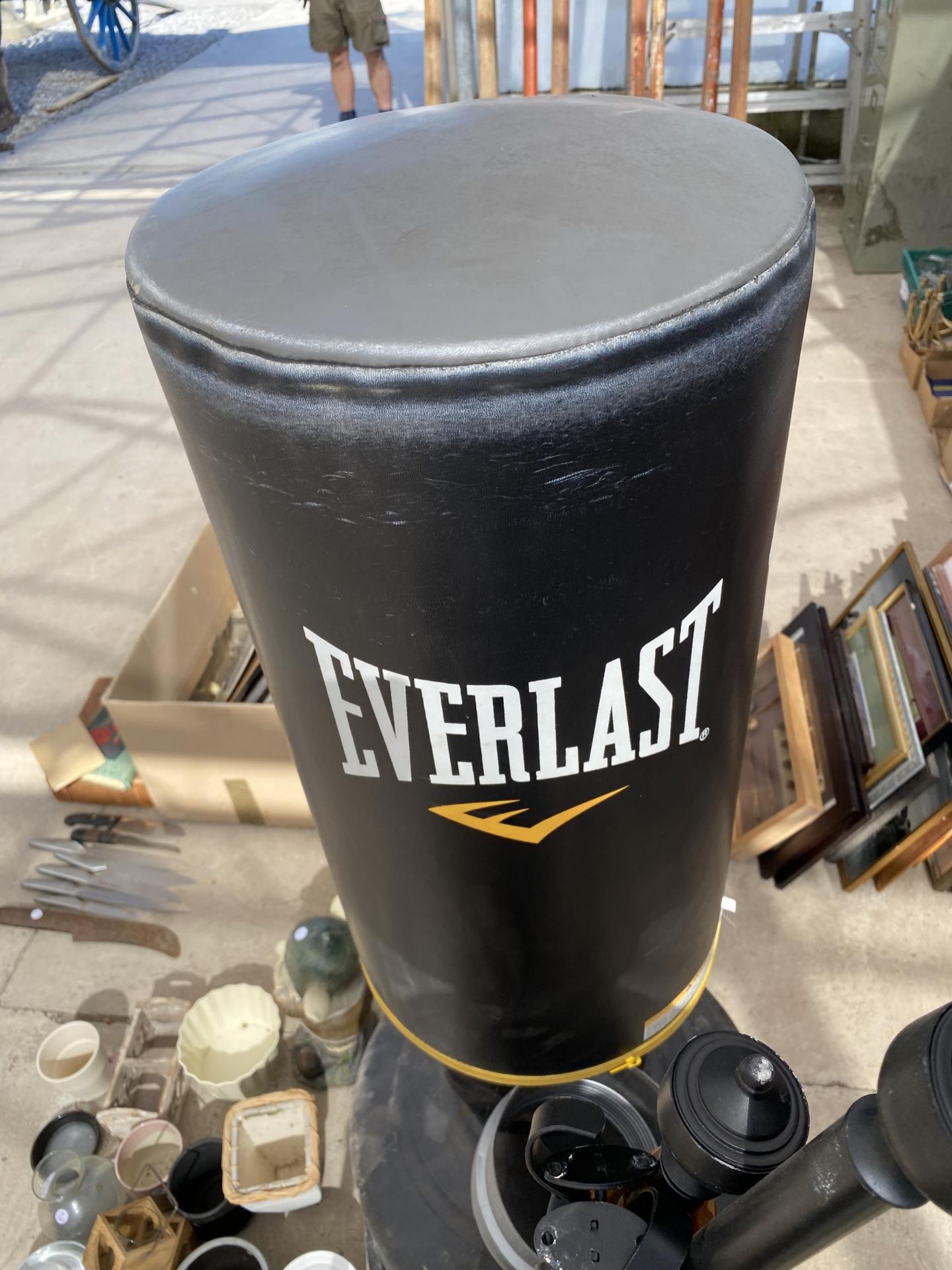 AN EVERLAST PUNCH BAG - Image 2 of 3