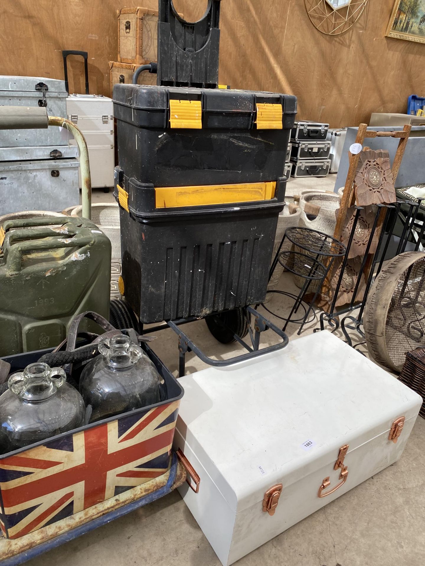 A LARGE ASSORTMENT OF ITEMS TO INCLUDE DEMI JOHNS, A TOOL BOX AND A METAL STORAGE CHEST ETC - Image 3 of 5