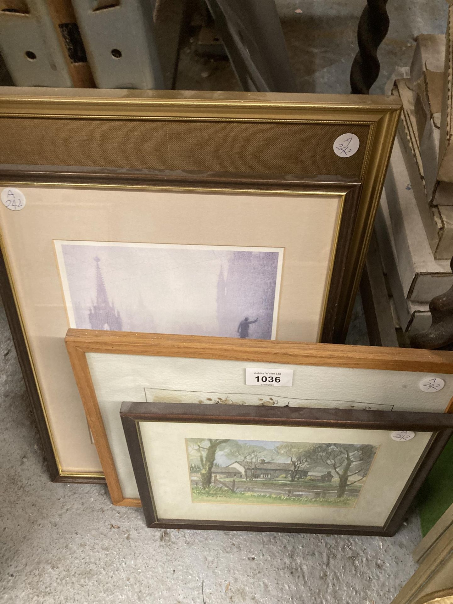 A GROUP OF FOUR PICTURES TO INCLUDE A WATERCOLOUR OF A HOUSE, FRAMED PRINTS, ETC