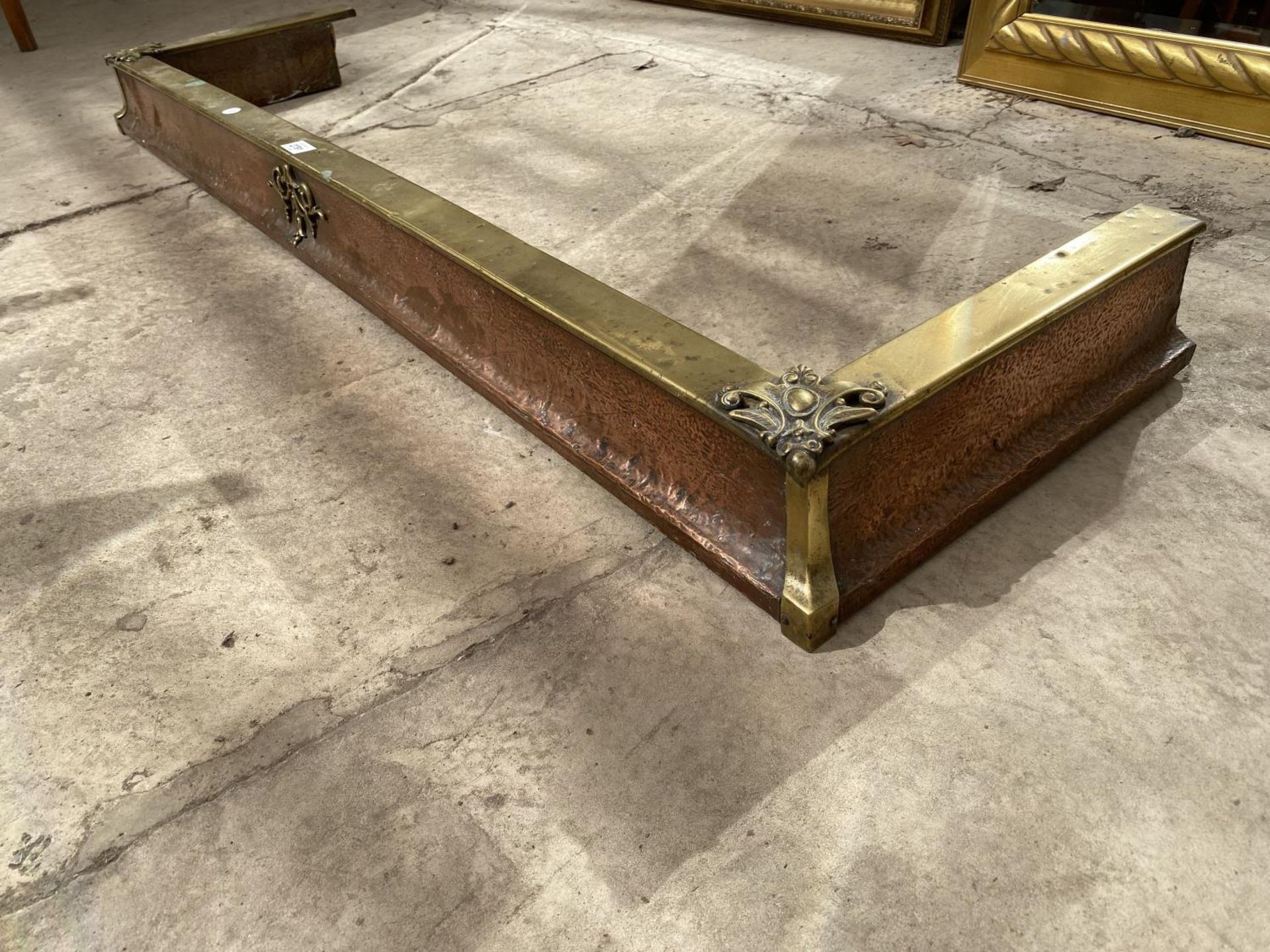 A VICTORIAN BRASS AND COPPER FIRE KERB - Image 2 of 3