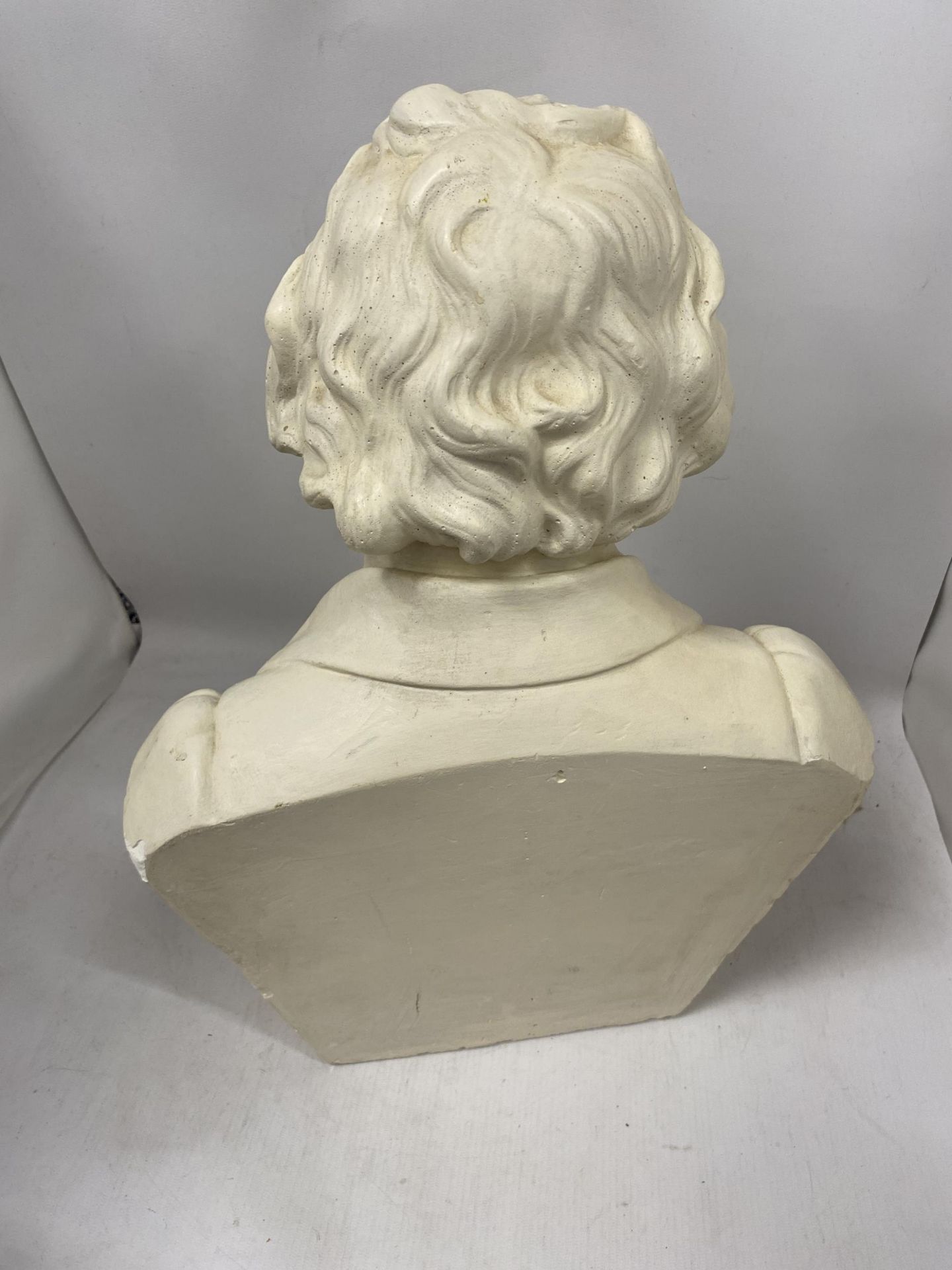A VINTAGE HEAVY STONE BUST OF BEETHOVEN, HEIGHT 50CM - Image 3 of 3