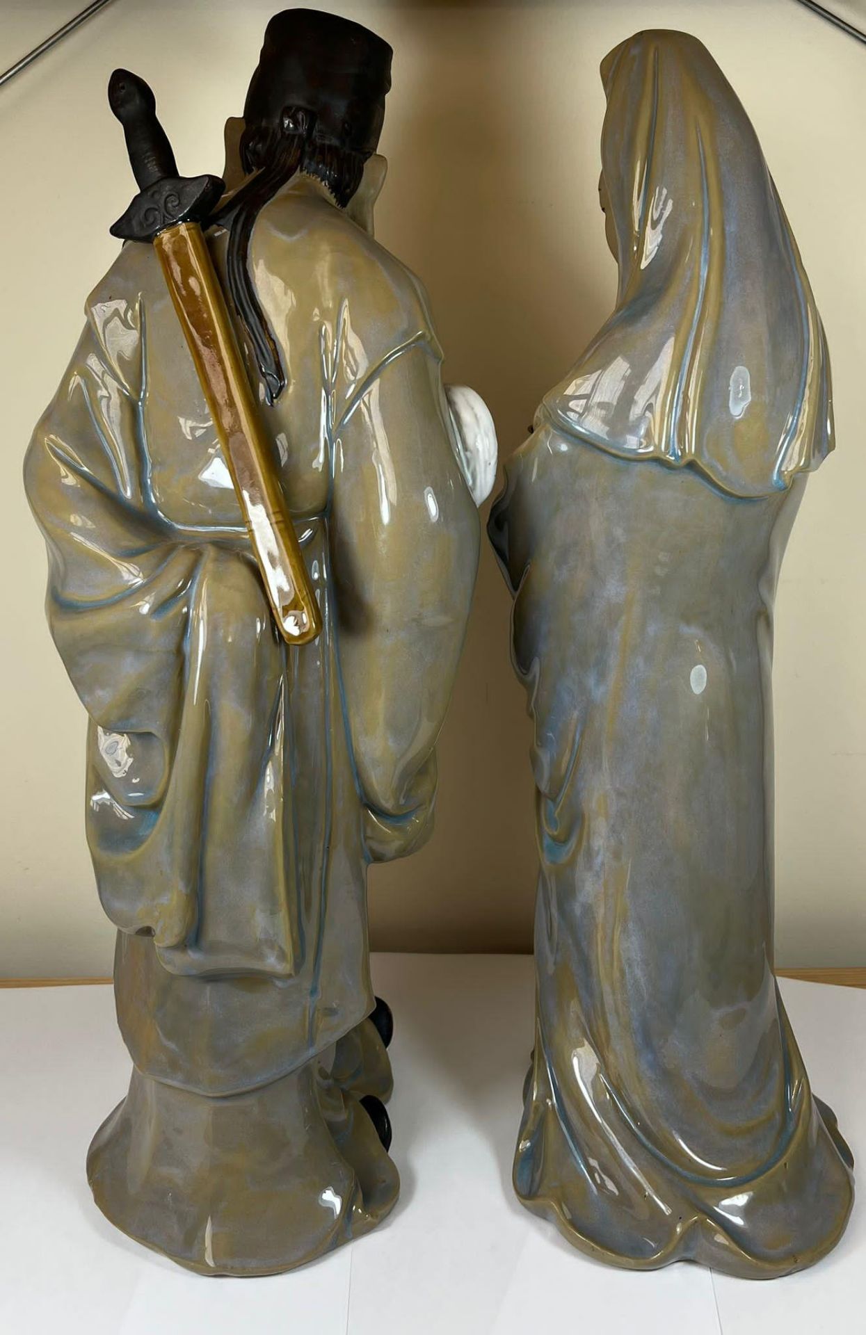 A LARGE PAIR OF CHINESE STONEWARE POTTERY IMMORTALS FIGURES - SCHOLAR IN ROBE AND GEISHA LADY, - Image 3 of 3