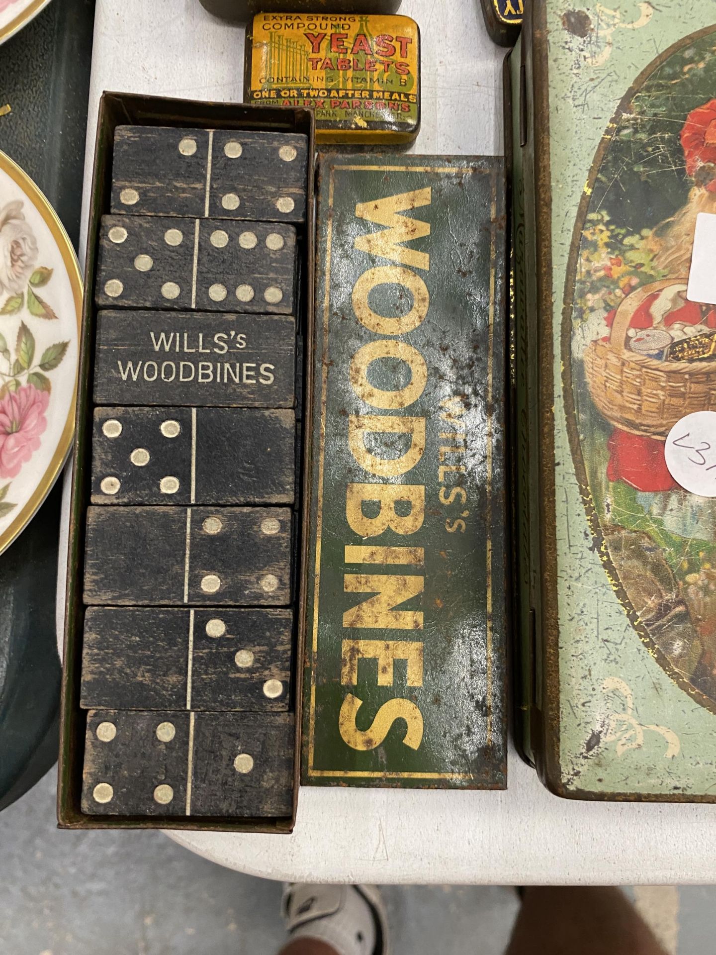 A COLLECTION OF VINTAGE TINS TO INCLUDE WILL'S WOODBINES DOMINOES - Image 2 of 3