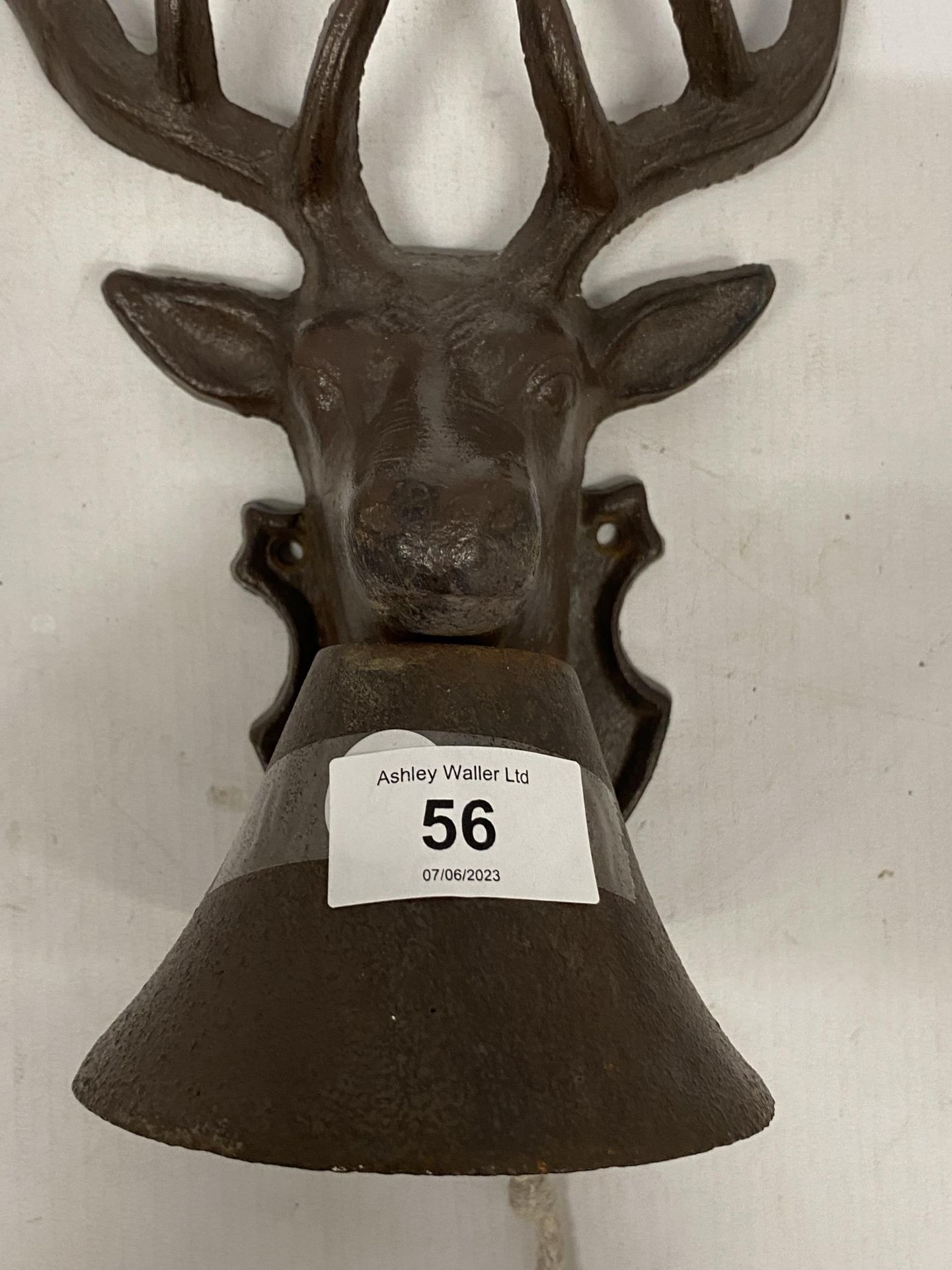 A CAST IRON STAG DESIGN BELL - Image 2 of 3