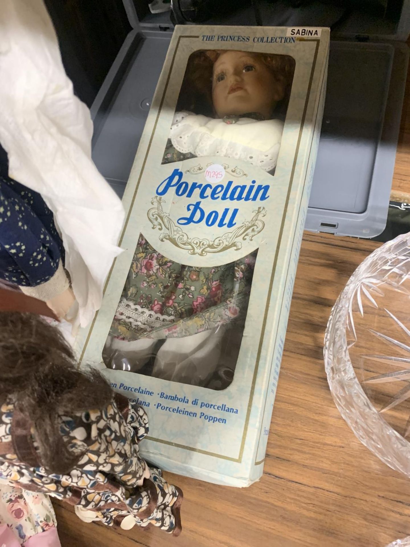 FOUR VINTAGE DOLLS TO INCLUDE A BOXED 'PRINCESS COLLECTION' - Image 3 of 6