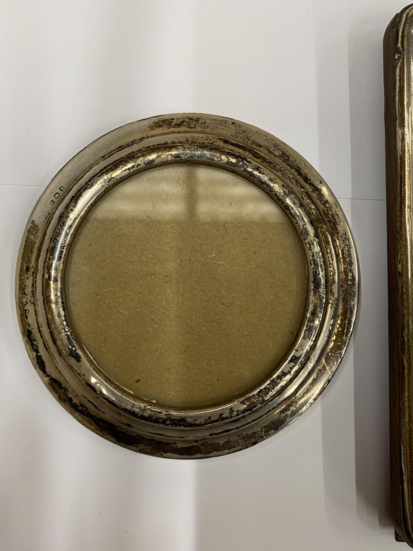 TWO HALLMARKED SILVER PHOTO FRAMES, LARGEST 15.5 X 10 CM - Image 2 of 7