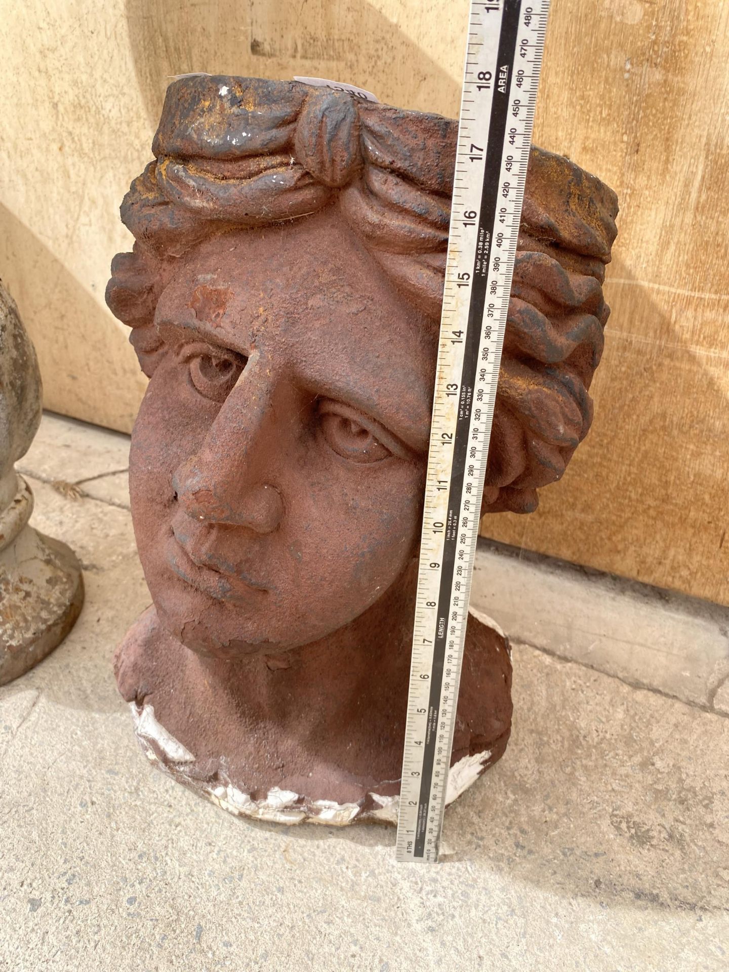 A DECORATIVE FEMALE HEAD RECONSTITUTED STONE PLANTER - Image 2 of 3
