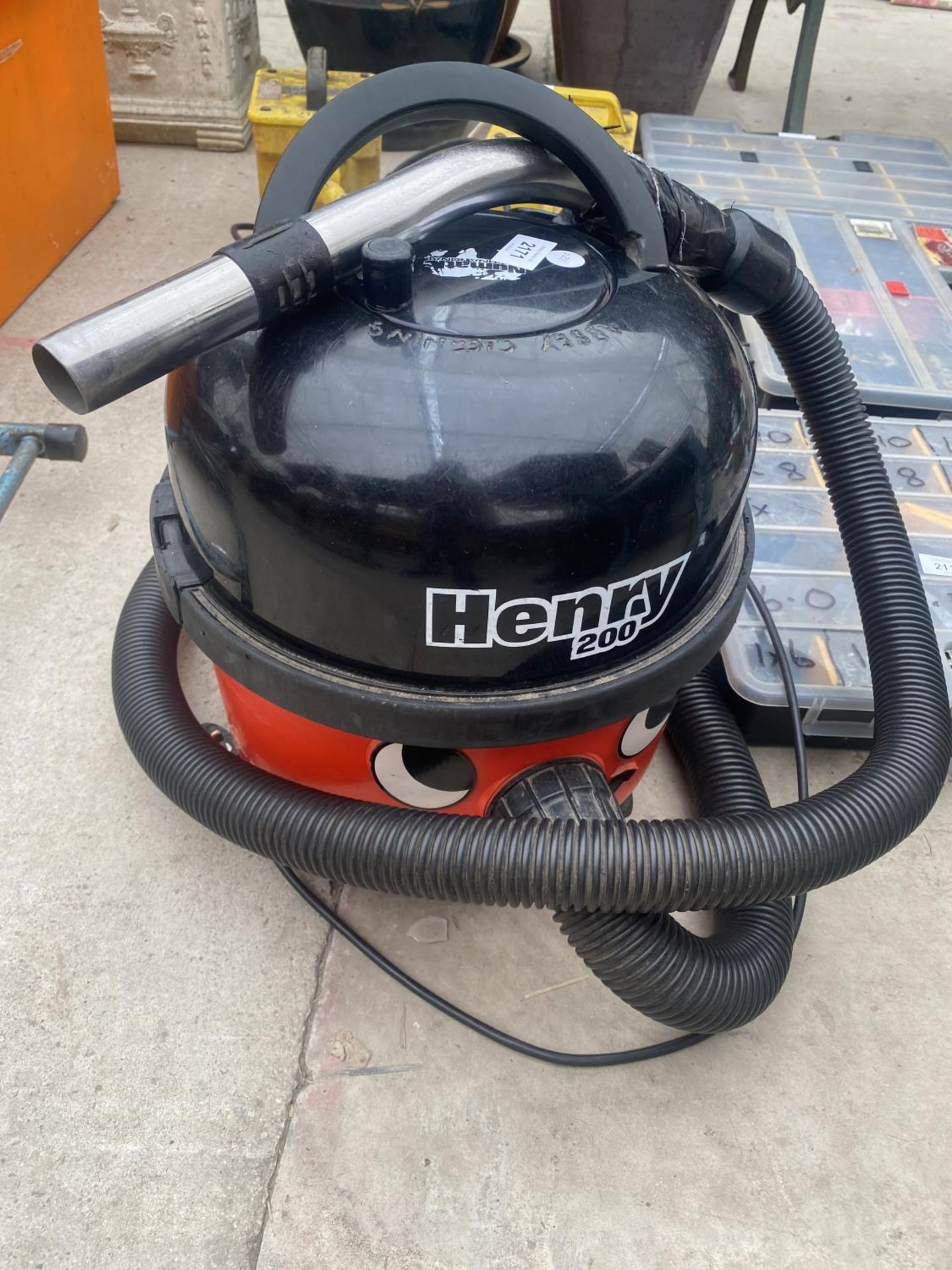 A HENRY 200 HOOVER
