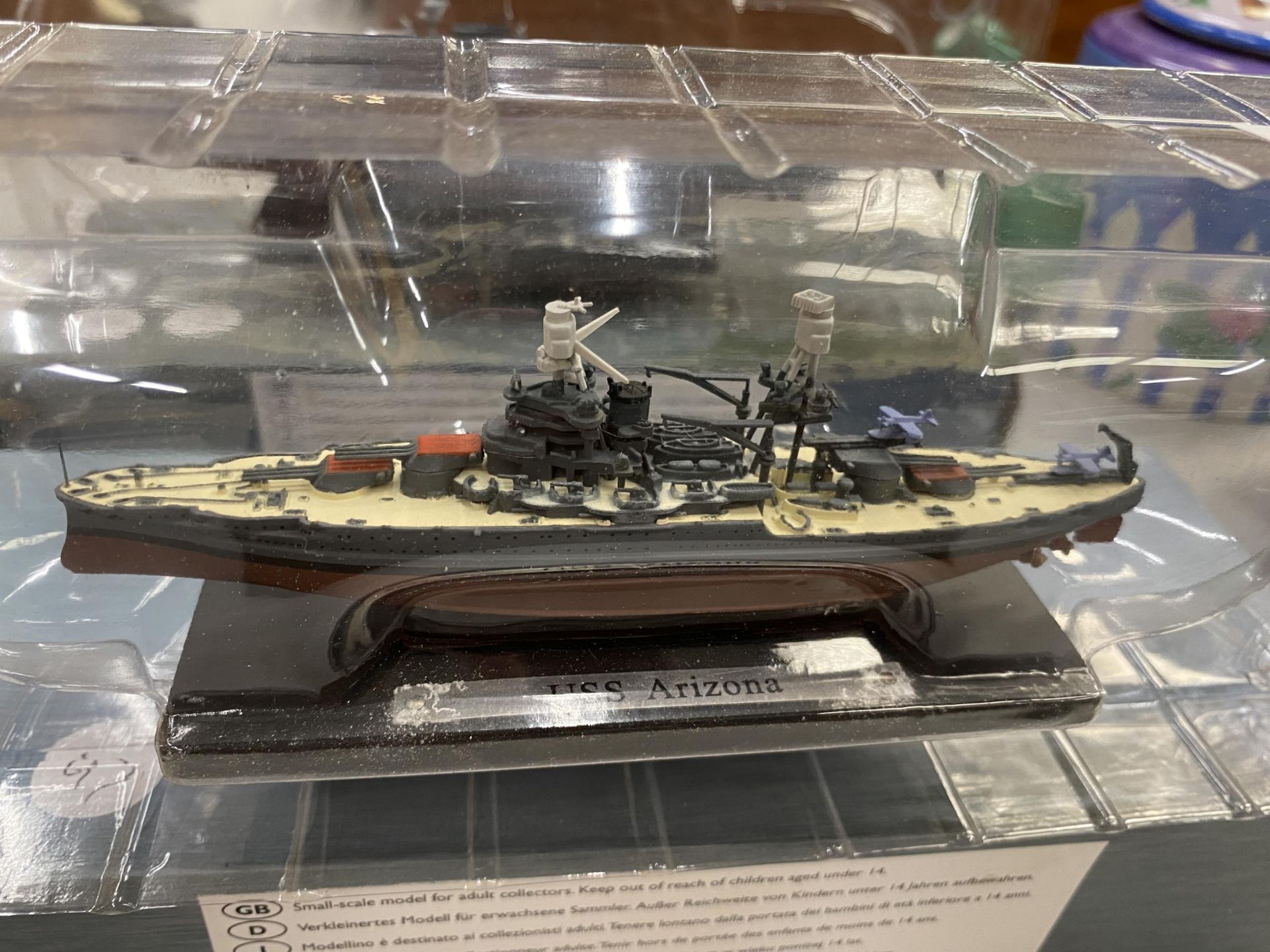 TWO DEAGOSTINI MODELS OF SHIPS - USS ARIZONA AND USS HORNET - Image 2 of 3
