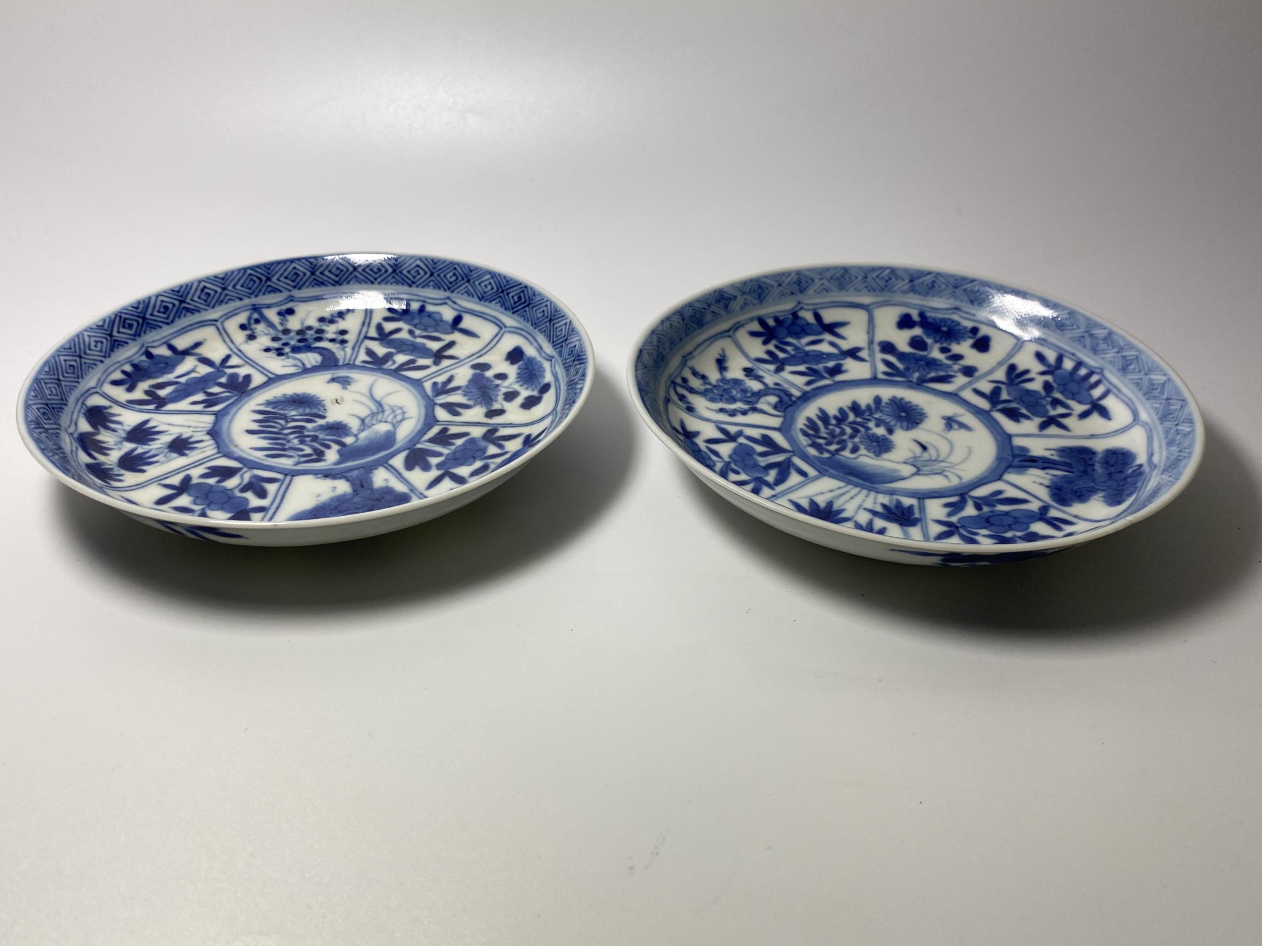 A PAIR OF KANGXI PERIOD (1661-1722) CHINESE BLUE AND WHITE PORCELAIN PLATES, ARTEMESIA LEAF MARK - Image 6 of 13