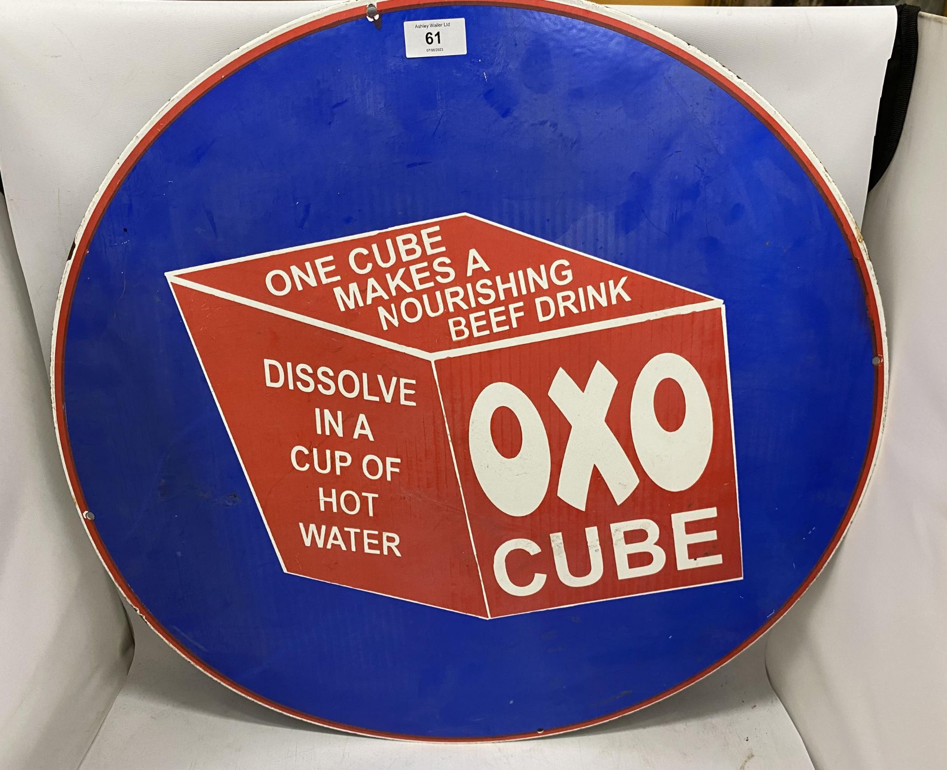 A LARGE METAL OXO CUBE CIRCULAR SIGN, DIAMETER 61CM