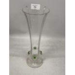 A STAURT & SONS GLASS VASE, HEIGHT 30CM