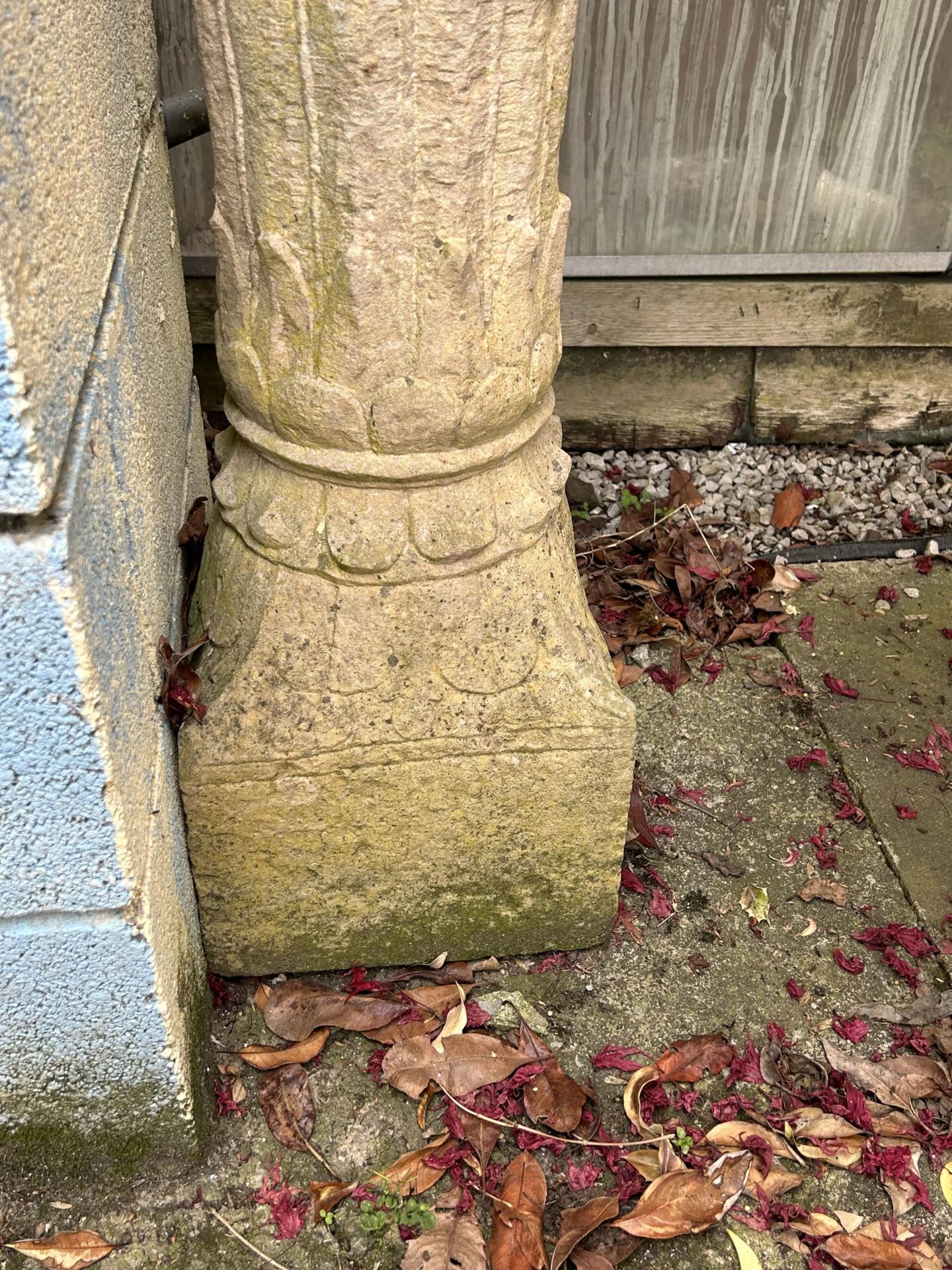 A VINTAGE INDIAN STONE COLUMN, 64" HIGH 10" WIDE - Image 4 of 4