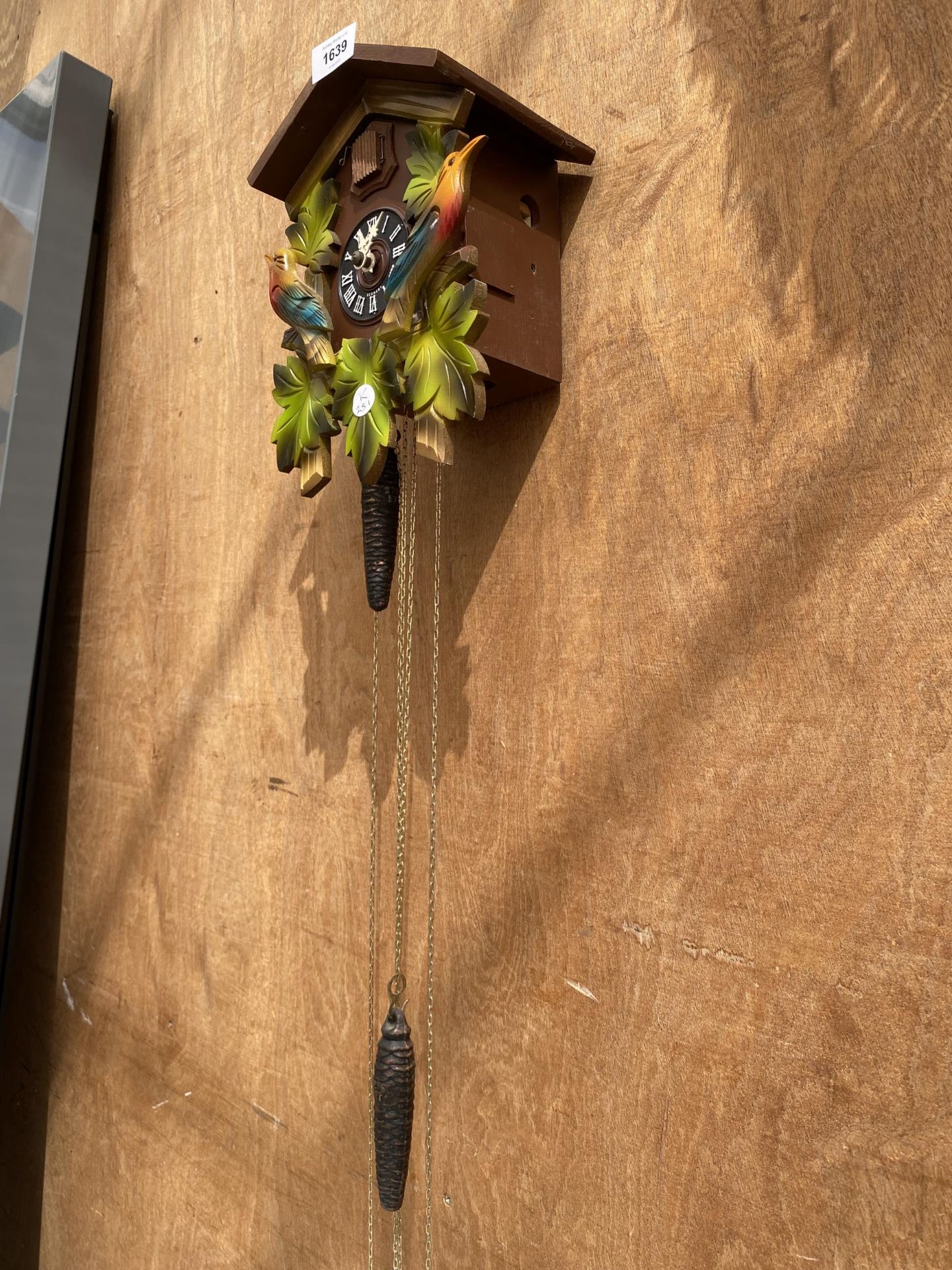 A WOODEN CUCKOO CLOCK - Image 3 of 3