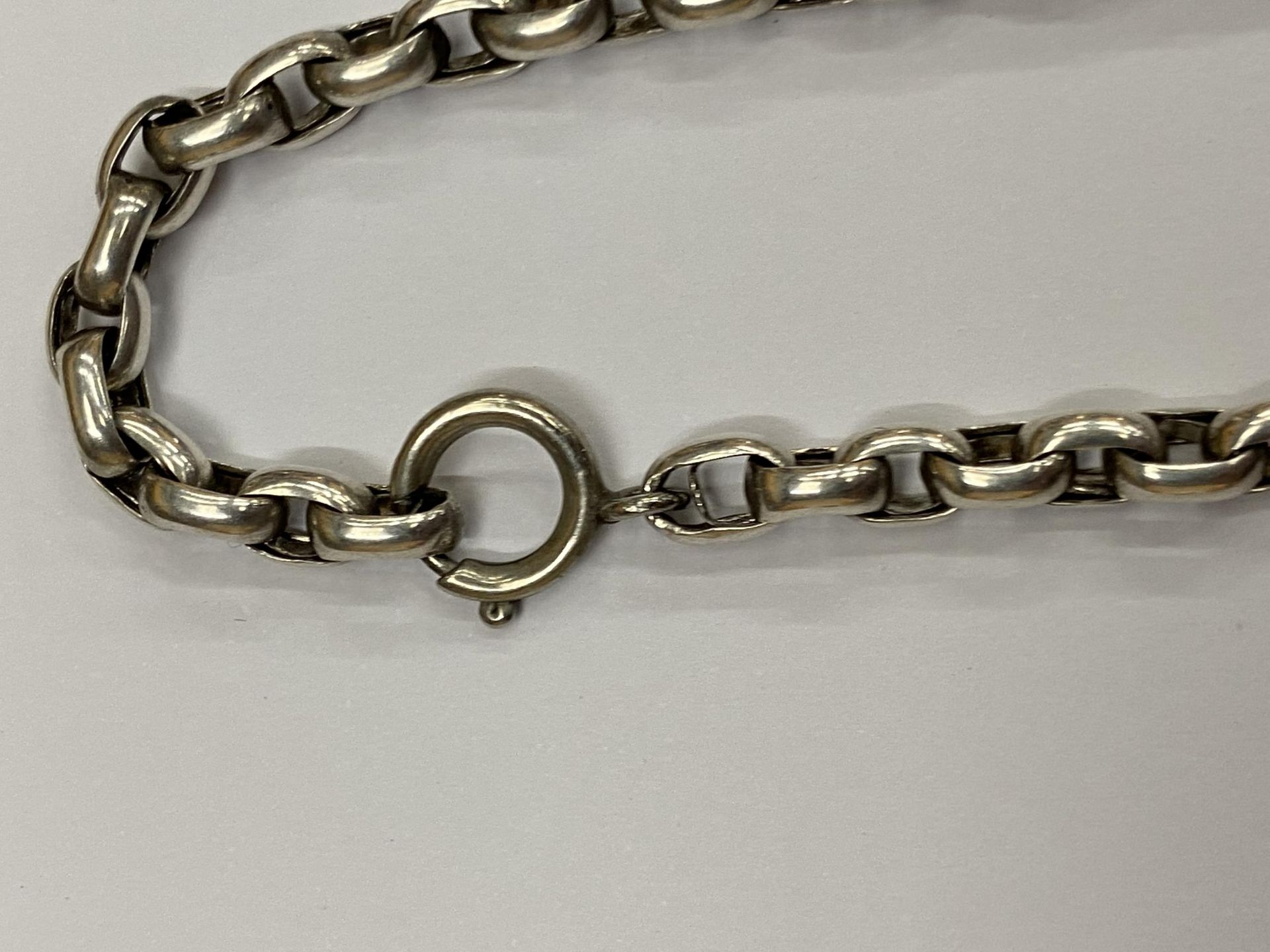 A 20" SILVER NECK CHAIN - Image 2 of 2