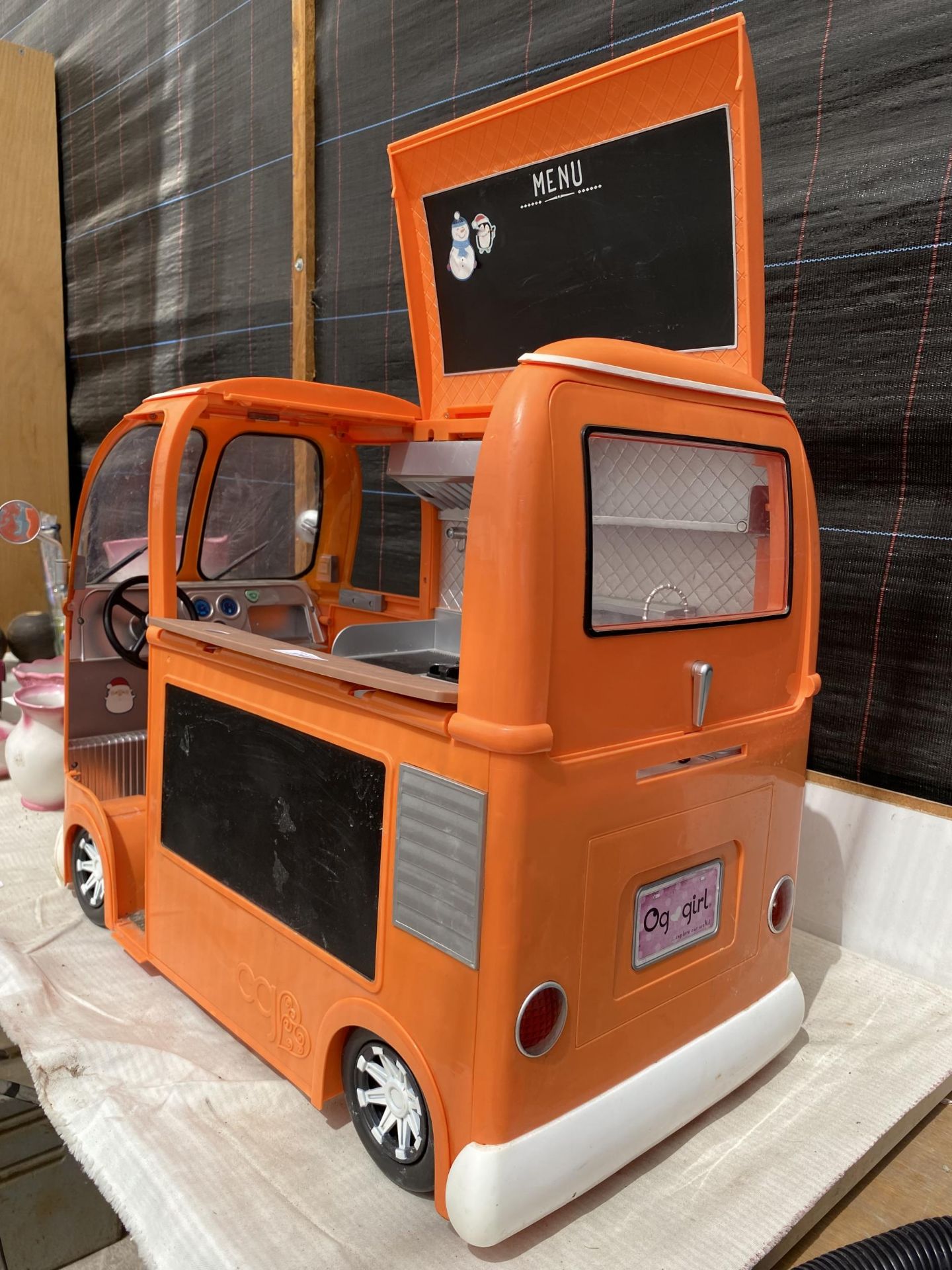 AN 'OG' CHILDRENS TOY CATERING VAN - Image 3 of 9