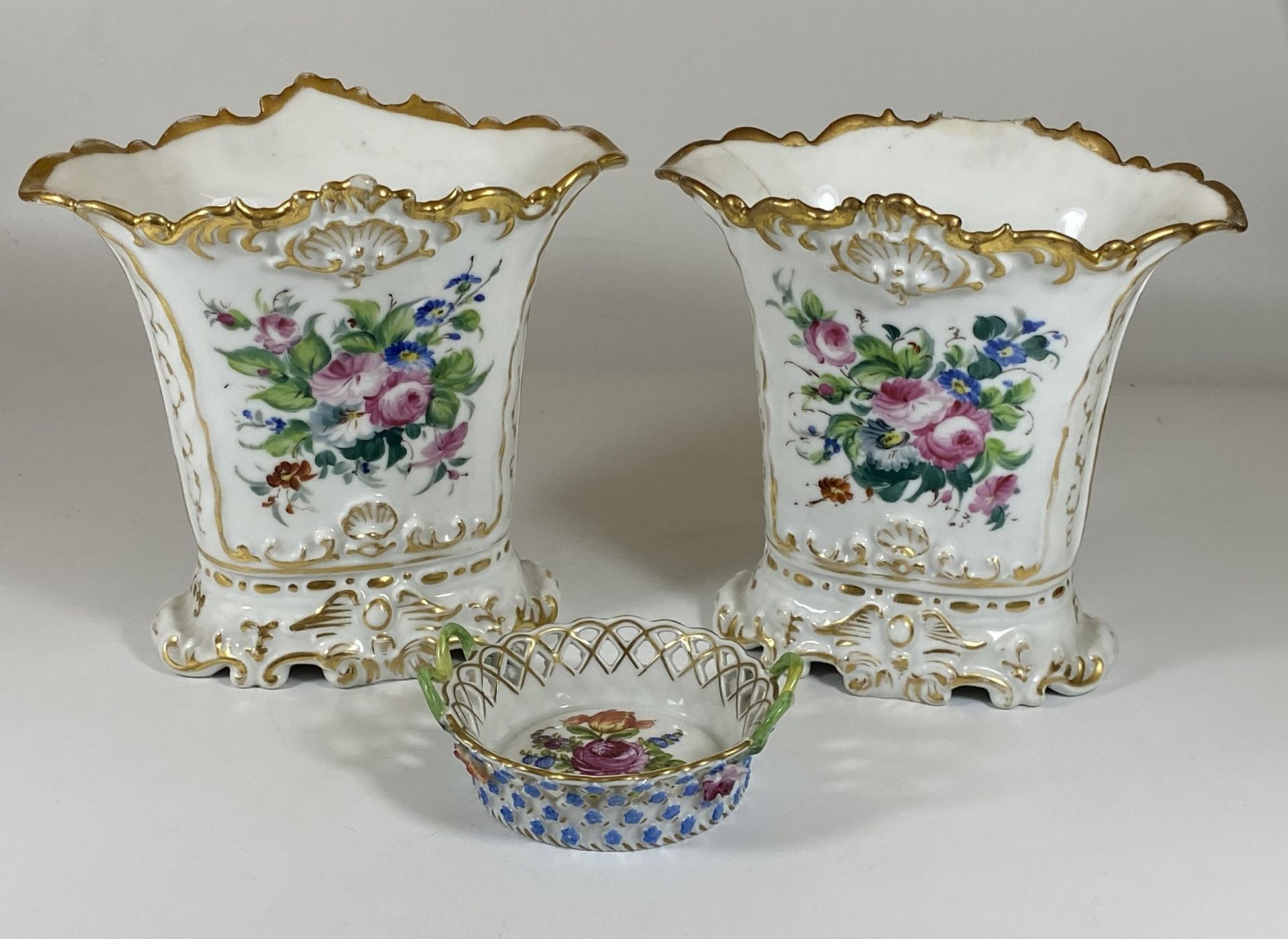 A PAIR OF CONTINENTAL HAND PAINTED PORCELAIN VASES, HEIGHT 16CM, TOGETHER WITH A SIGNED DRESDEN