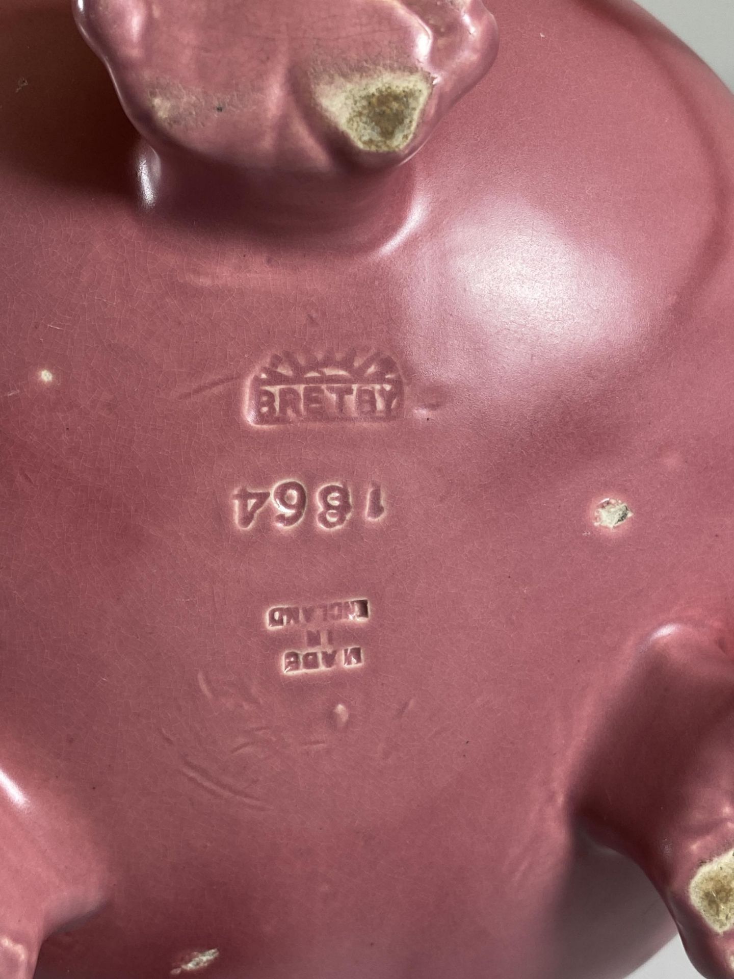 A C.1900 ART NOUVEAU BRETBY PINK POTTERY CENSOR / BOWL WITH TRIPLE LION HEAD AND PAW FEET, SIGNED TO - Image 6 of 8