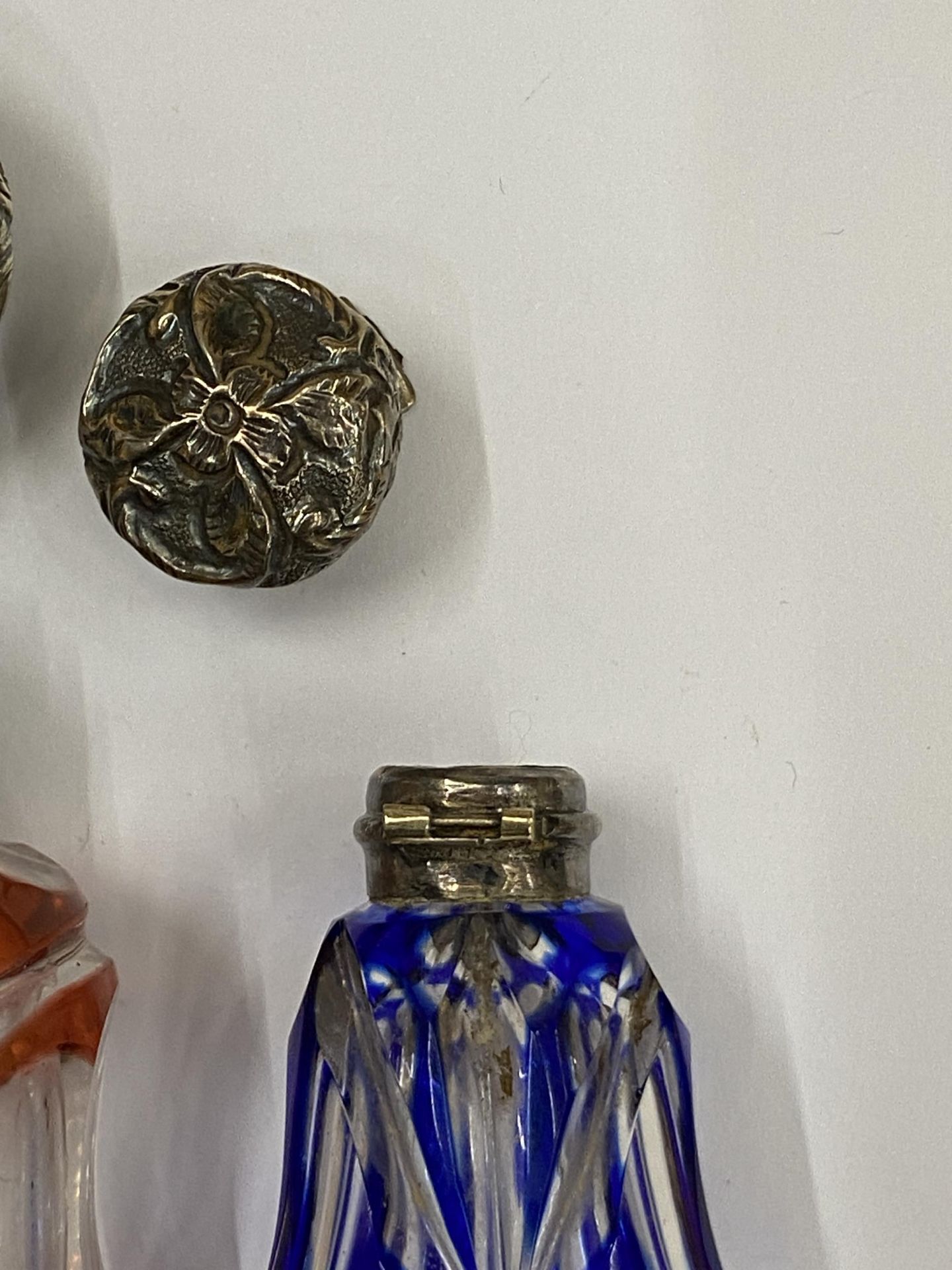 A COLLECTION OF SILVER TOPPED PERFUME BOTTLES, A/F - Image 4 of 4