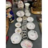 A COLLECTION OF CHINA ITEMS TO INCLUDE NAPKIN RINGS, MINTON, WEDGWOOD, AYNSLEY PIN TRAYS AND TRINKET