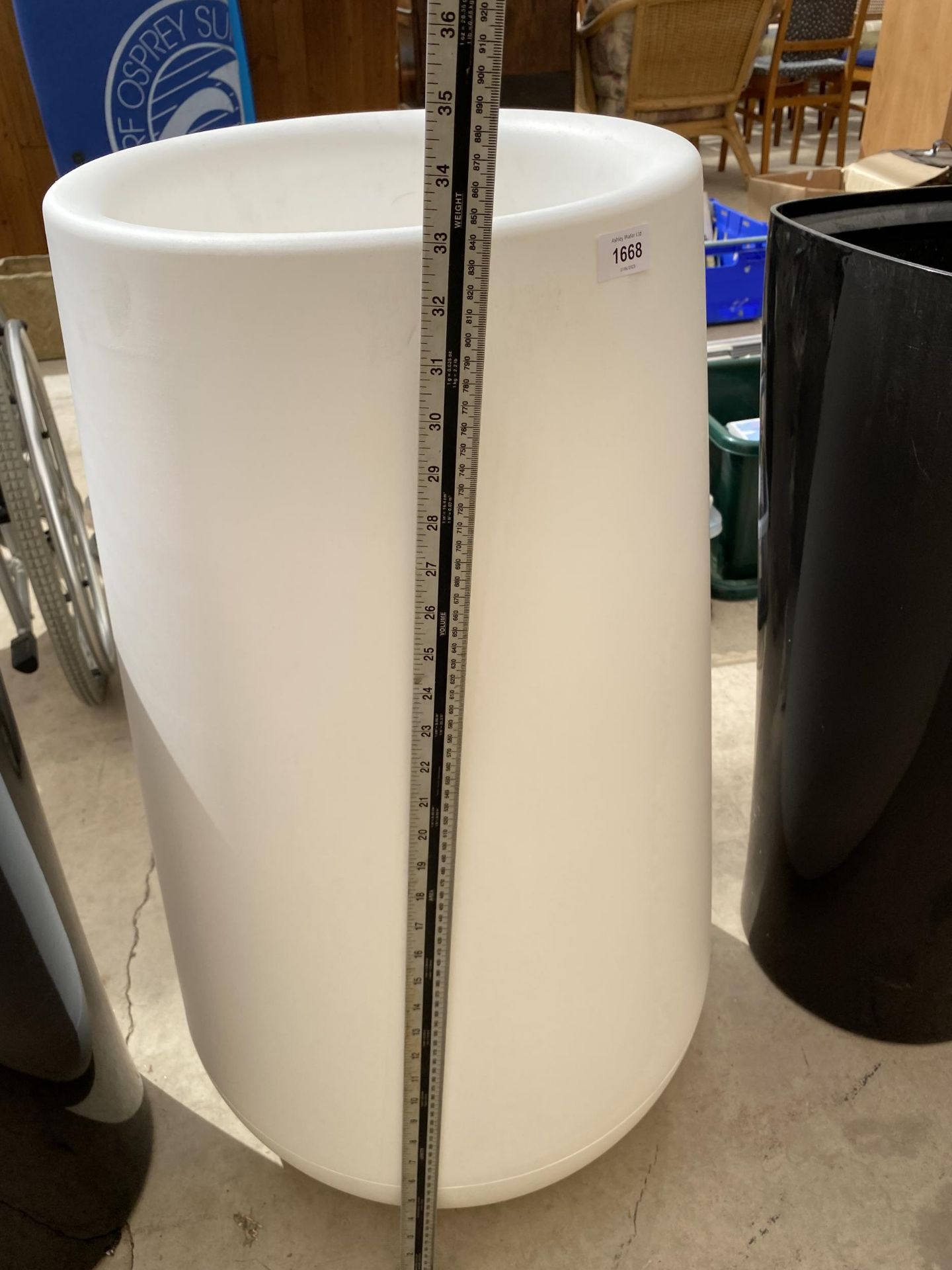 AN AS NEW WHITE PLASTIC ELHO PURE CONE PLANTER (H:84CM) - Image 2 of 3