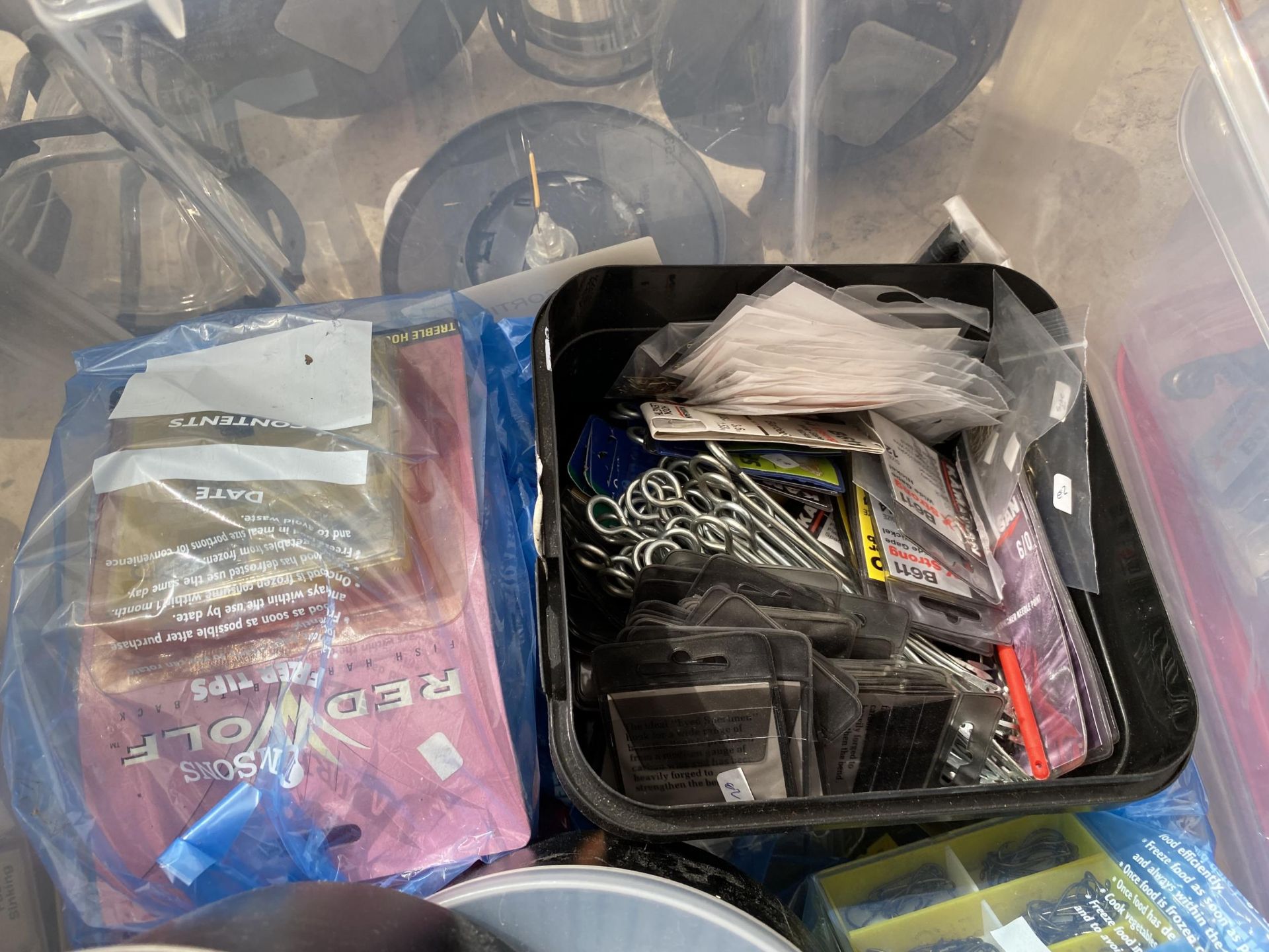 A BOX OF ASSORTED FISHING TACKLE TO INCLUDE HOOKS, BAIT TUBS AND FEEDERS ETC (FROM A TACKLE SHOP - Image 2 of 5