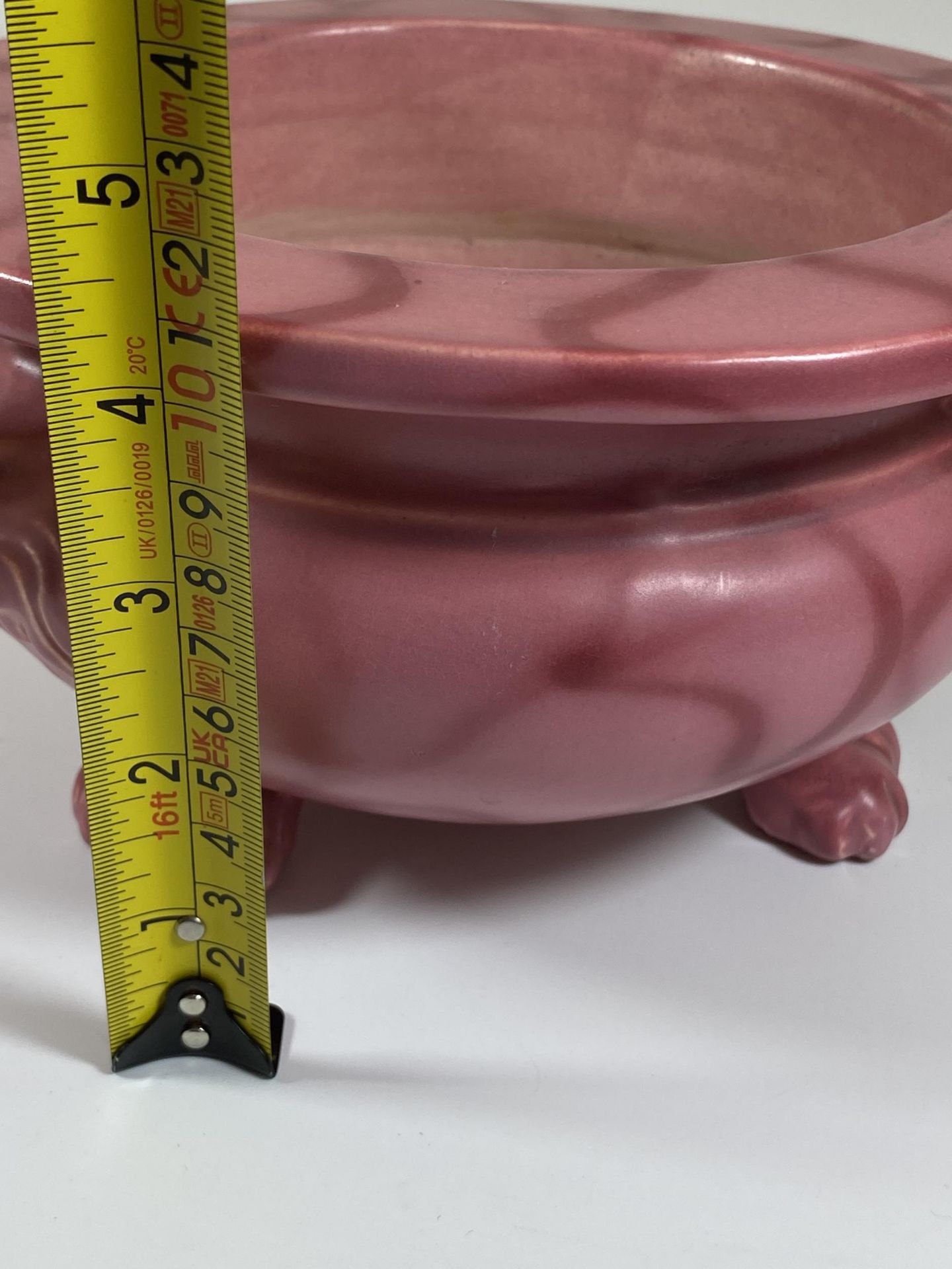 A C.1900 ART NOUVEAU BRETBY PINK POTTERY CENSOR / BOWL WITH TRIPLE LION HEAD AND PAW FEET, SIGNED TO - Image 8 of 8