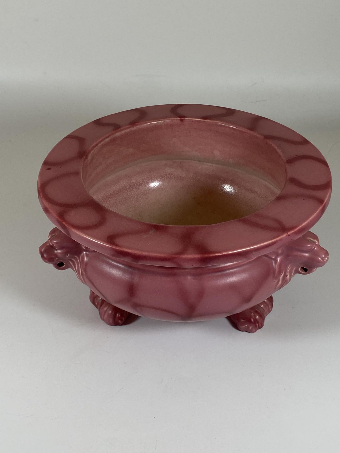 A C.1900 ART NOUVEAU BRETBY PINK POTTERY CENSOR / BOWL WITH TRIPLE LION HEAD AND PAW FEET, SIGNED TO - Image 2 of 8