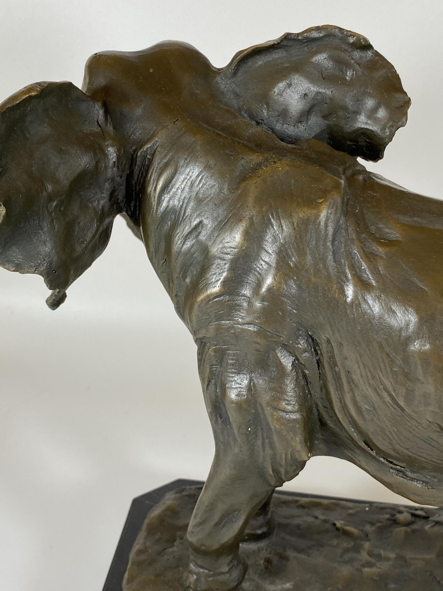 A LARGE BRONZE MODEL OF AN AFRICAN ELEPHANT ON MARBLE BASE, SIGNED BARYE, HEIGHT 29CM, LENGTH 29CM - Image 6 of 9