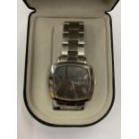 A GENTX BOXED VIVALDI WATCH, WORKING WHEN CATALOGUED BUT NO WARRANTIES GIVEN