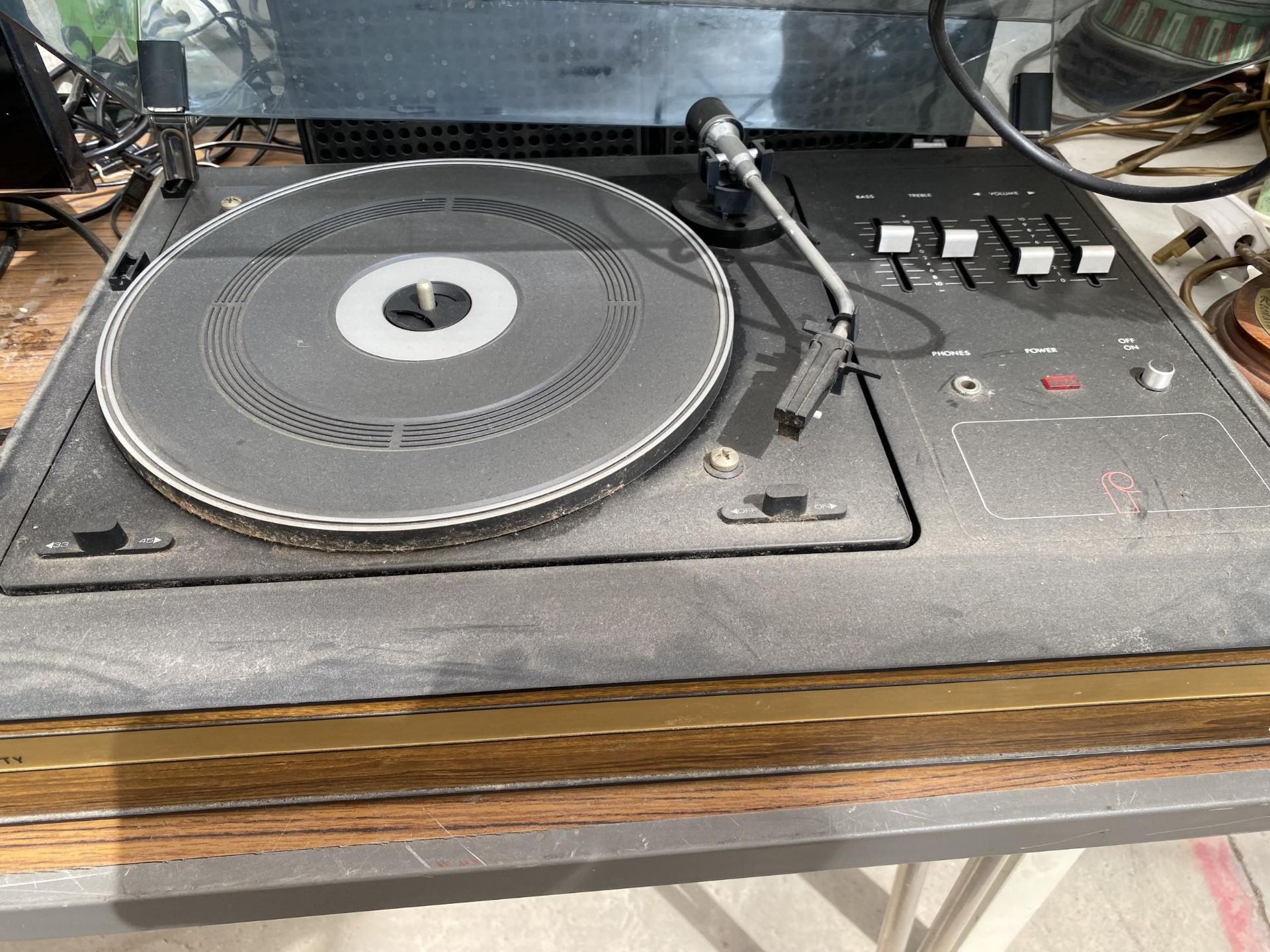 A FIDELITY RECORD PLAYER AND A PAIR OF SPEAKERS - Image 2 of 2