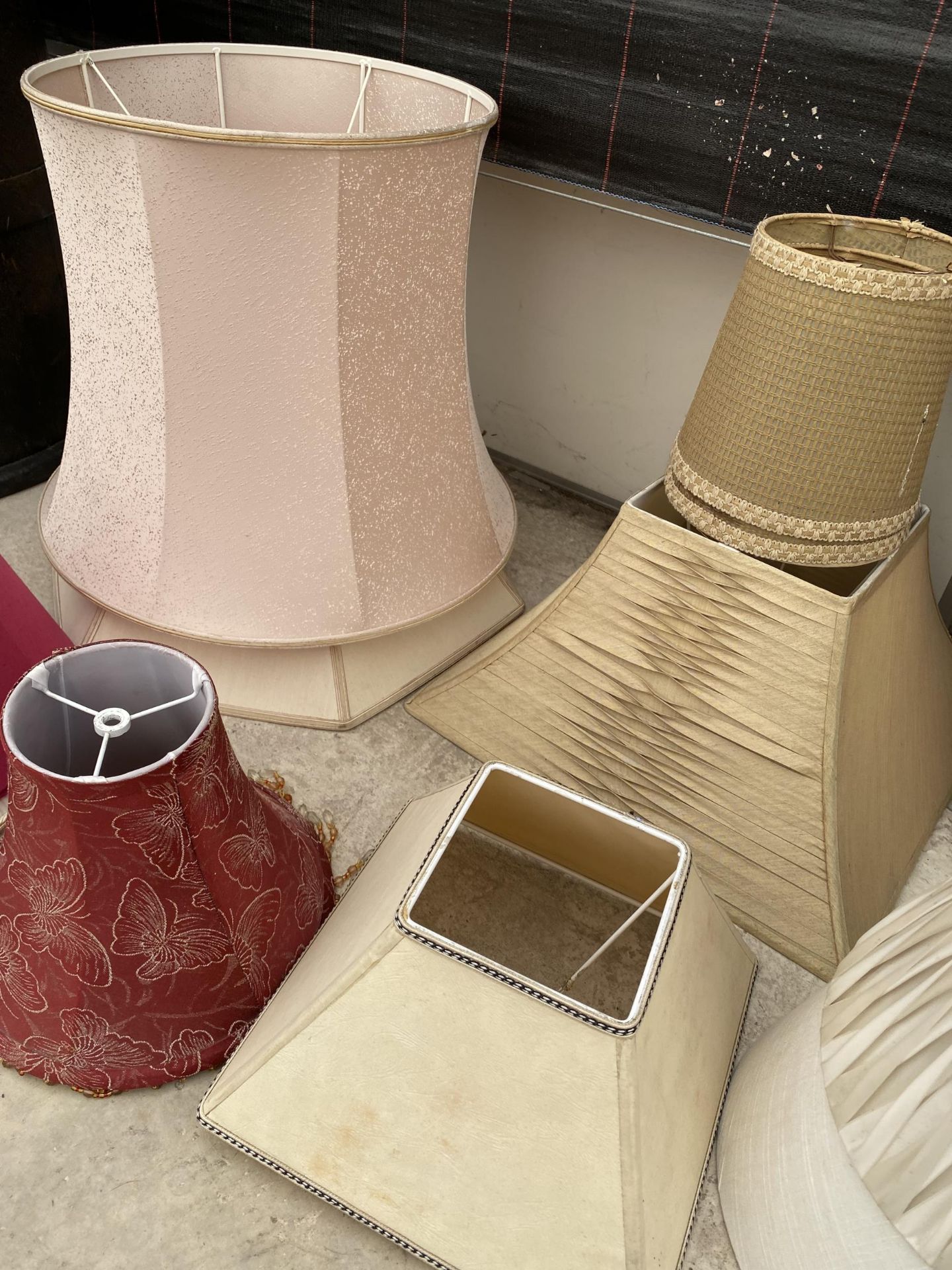 AN ASSORTMENT OF VARIOUS LAMP SHADES - Image 2 of 2