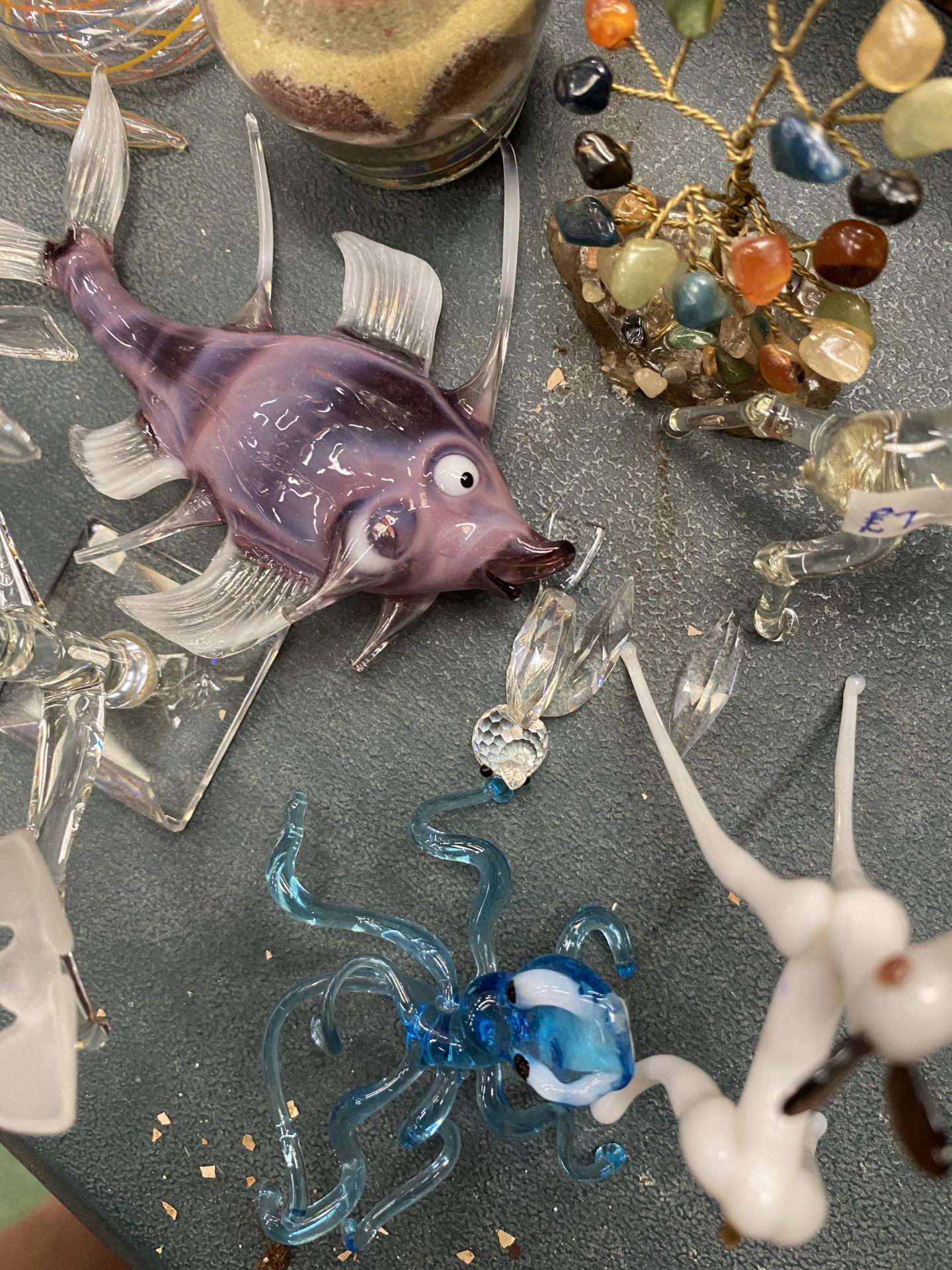 A GROUP OF GLASSWARE ANIMALS, BLUE OCTOPUS ETC - Image 2 of 3
