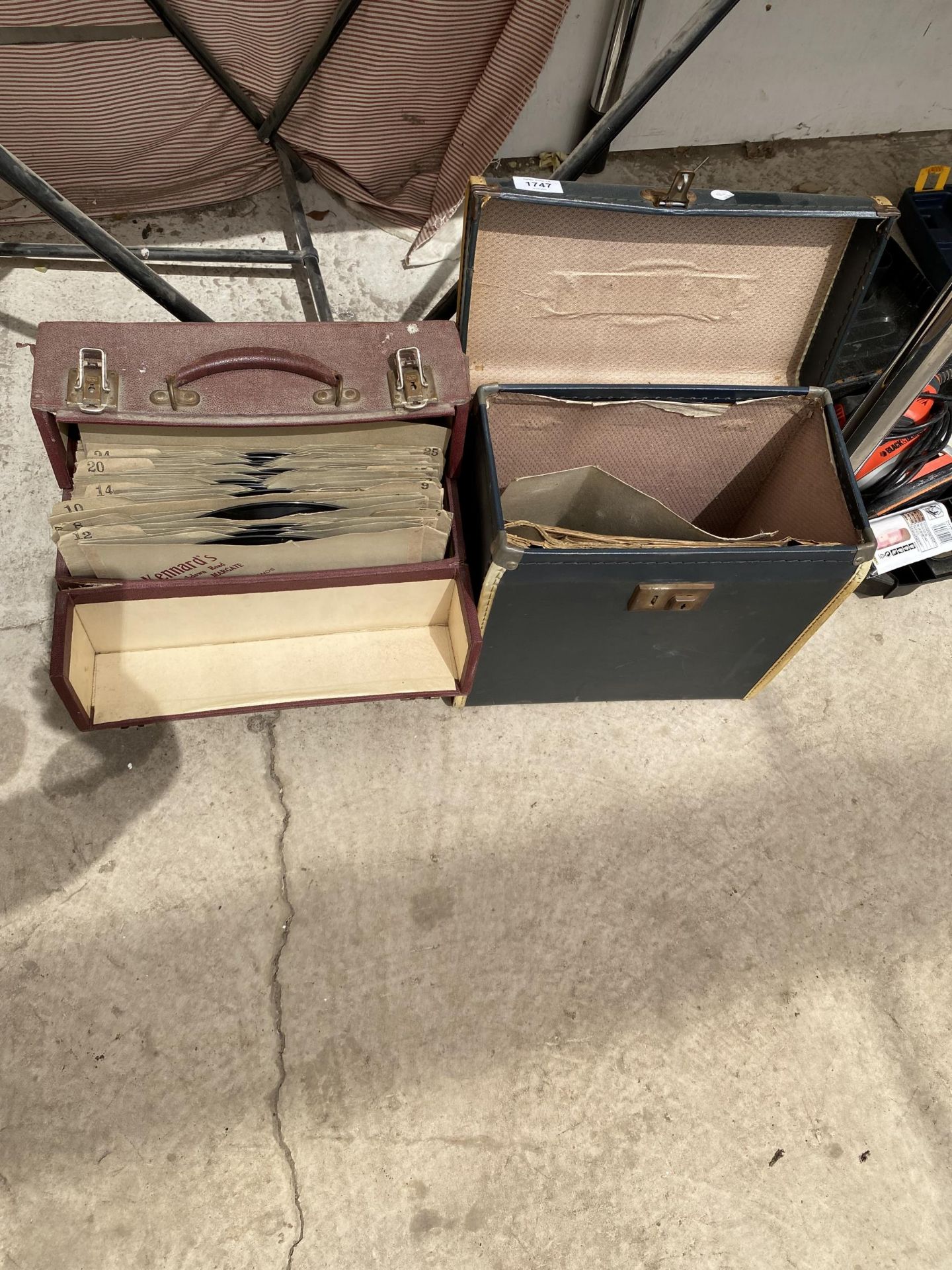 TWO VINYL RECORD CARRY CASES AND 78' RECORDS