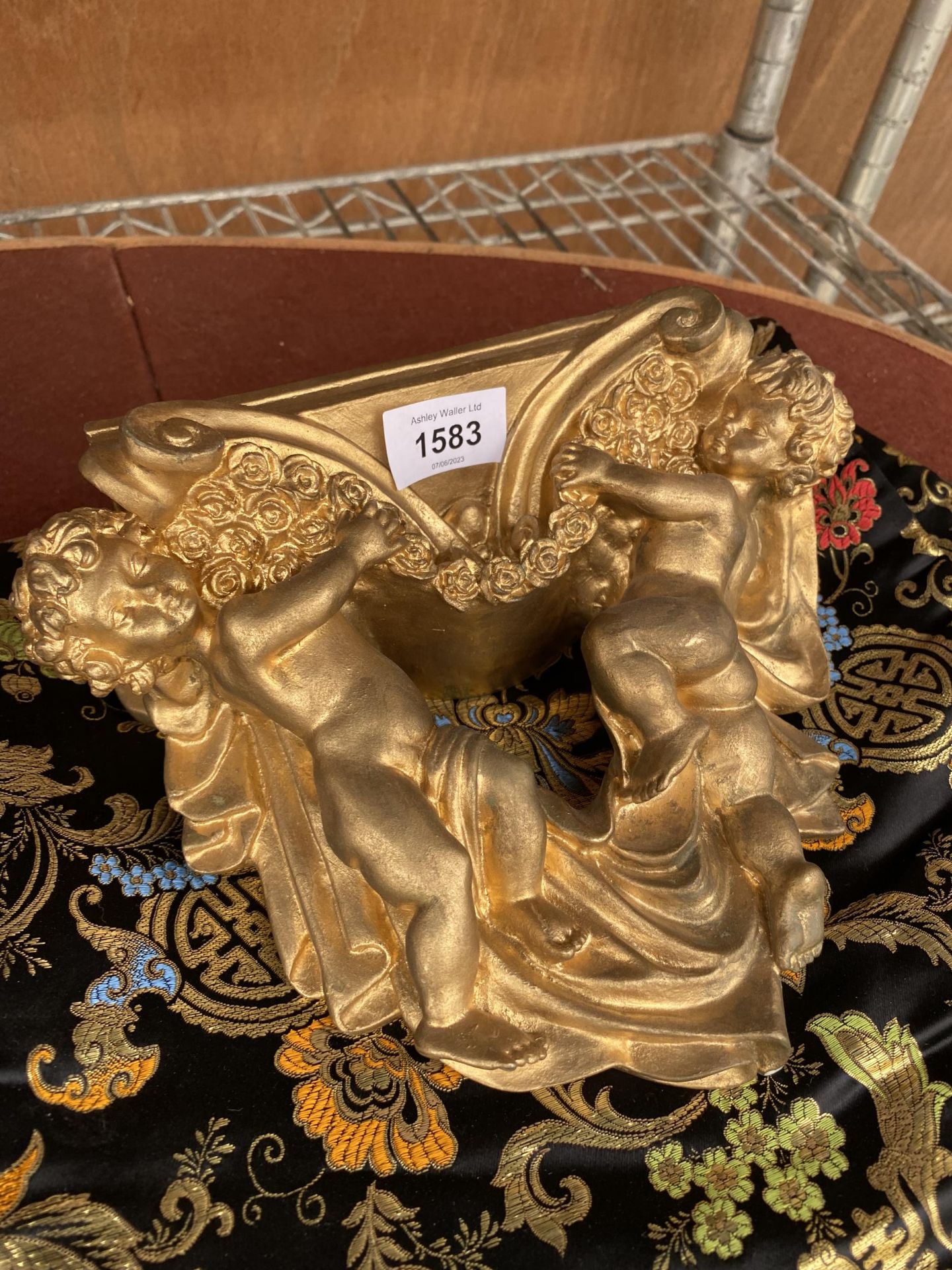 TWO MATERIAL ORIENTAL STYLE WALL HANGINGS AND A GILT CHERUB WALL SCONCE - Image 2 of 3