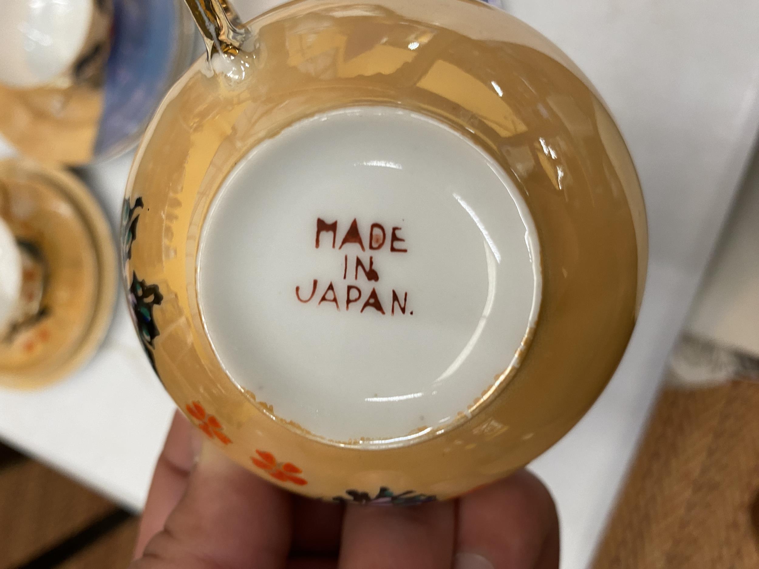 A JAPANESE EGGSHELL PORCELAIN PART TEA SET AND BLUE AND WHITE RICE BOWL - Image 3 of 3