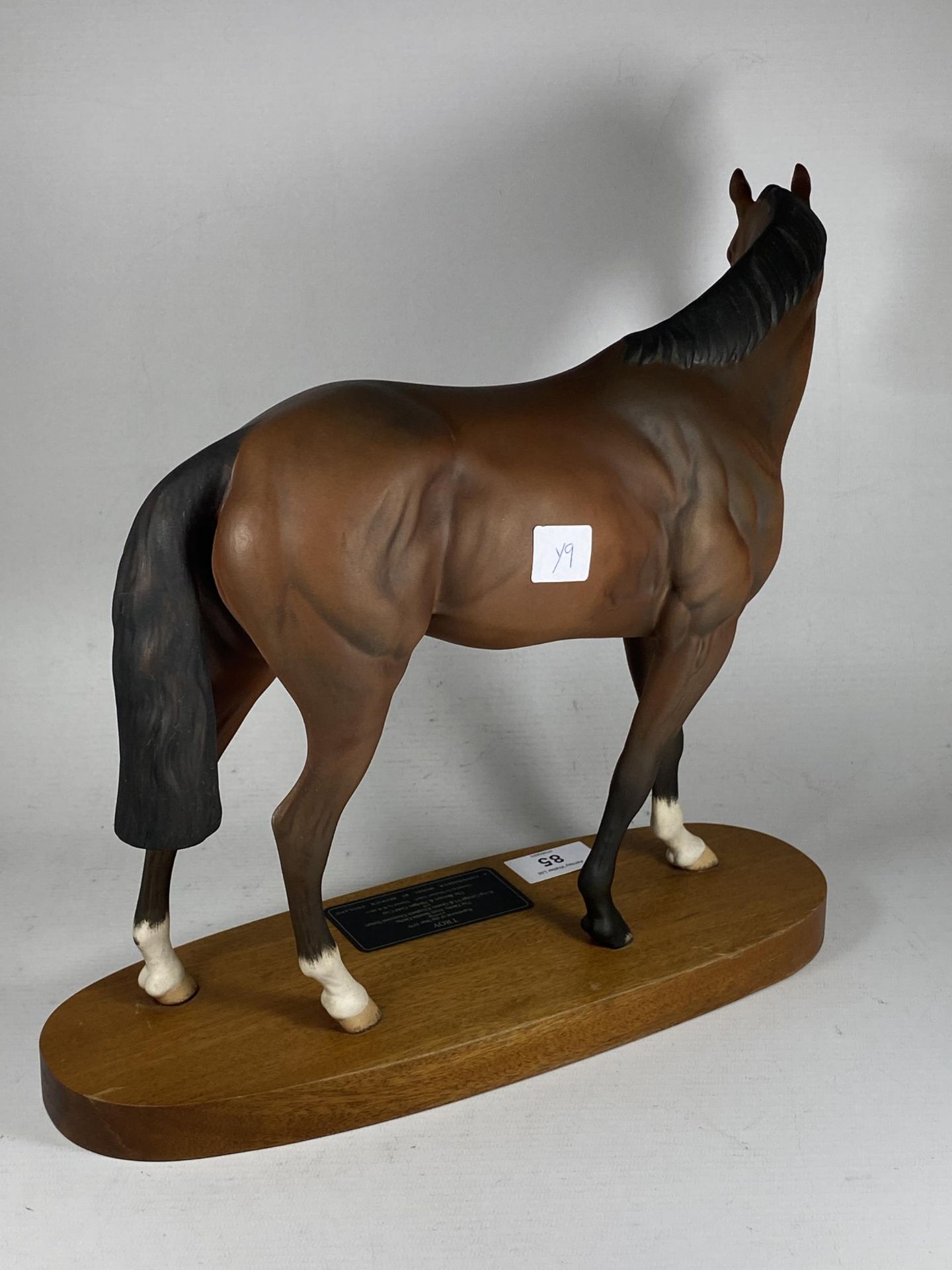 A BESWICK TROY HORSE MODEL ON WOODEN PLINTH BASE - Bild 4 aus 4