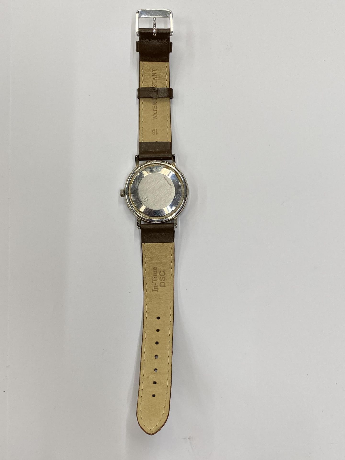 A VINTAGE LONGINES CONQUEST AUTOMATIC WRIST WATCH WITH LEATHER STRAP SEEN WORKING BUT NO WARRANTY - Image 6 of 6