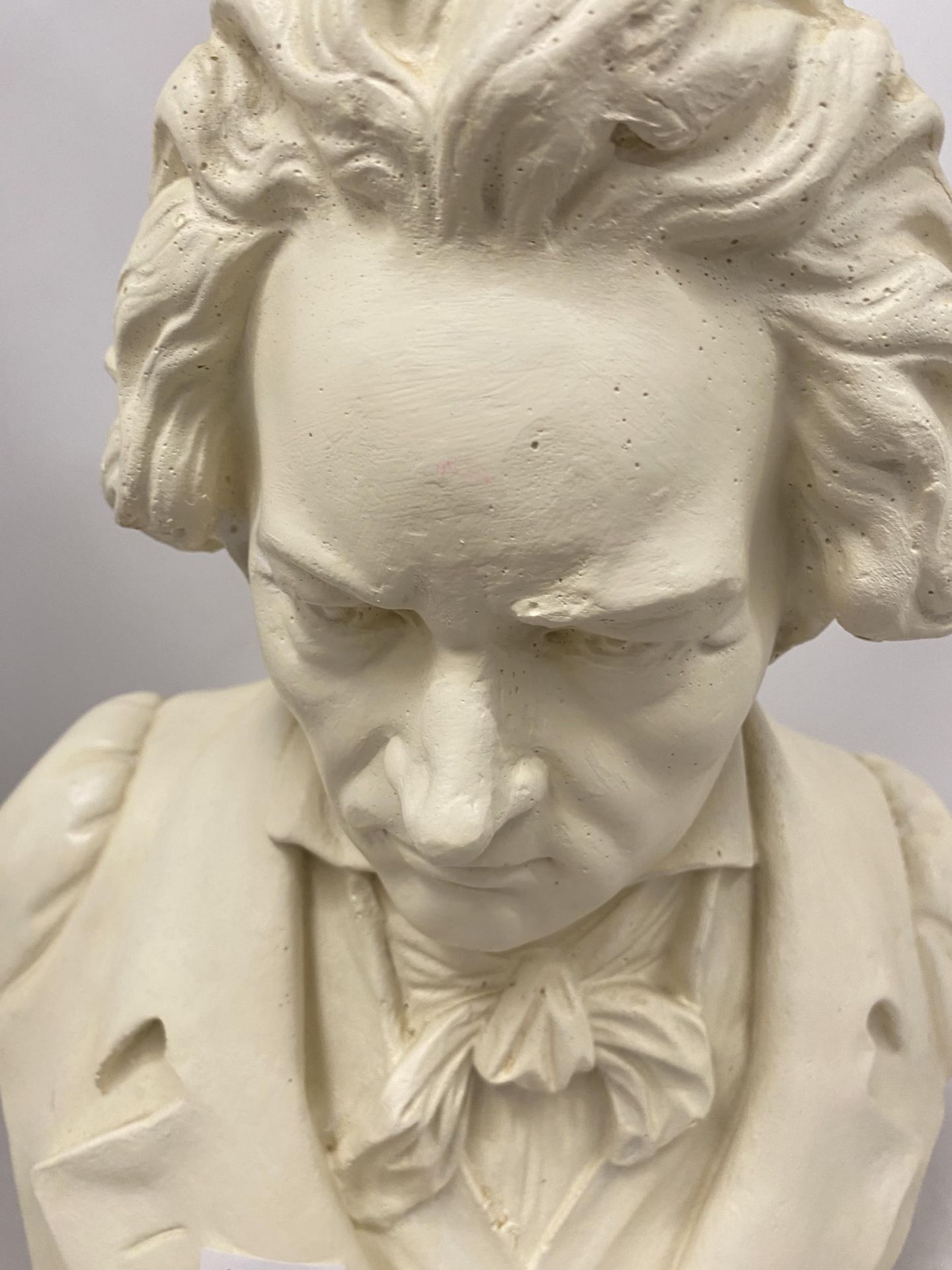 A VINTAGE HEAVY STONE BUST OF BEETHOVEN, HEIGHT 50CM - Image 2 of 3