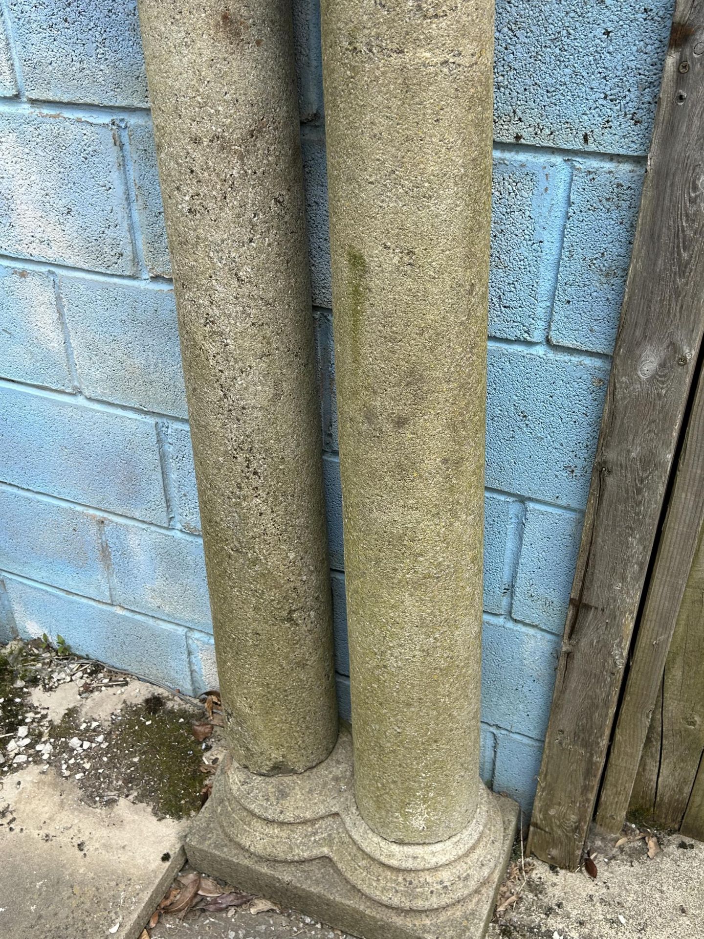 A VINTAGE INDIAN STONE TWIN PILLAR, 65 X 18" - Image 3 of 5