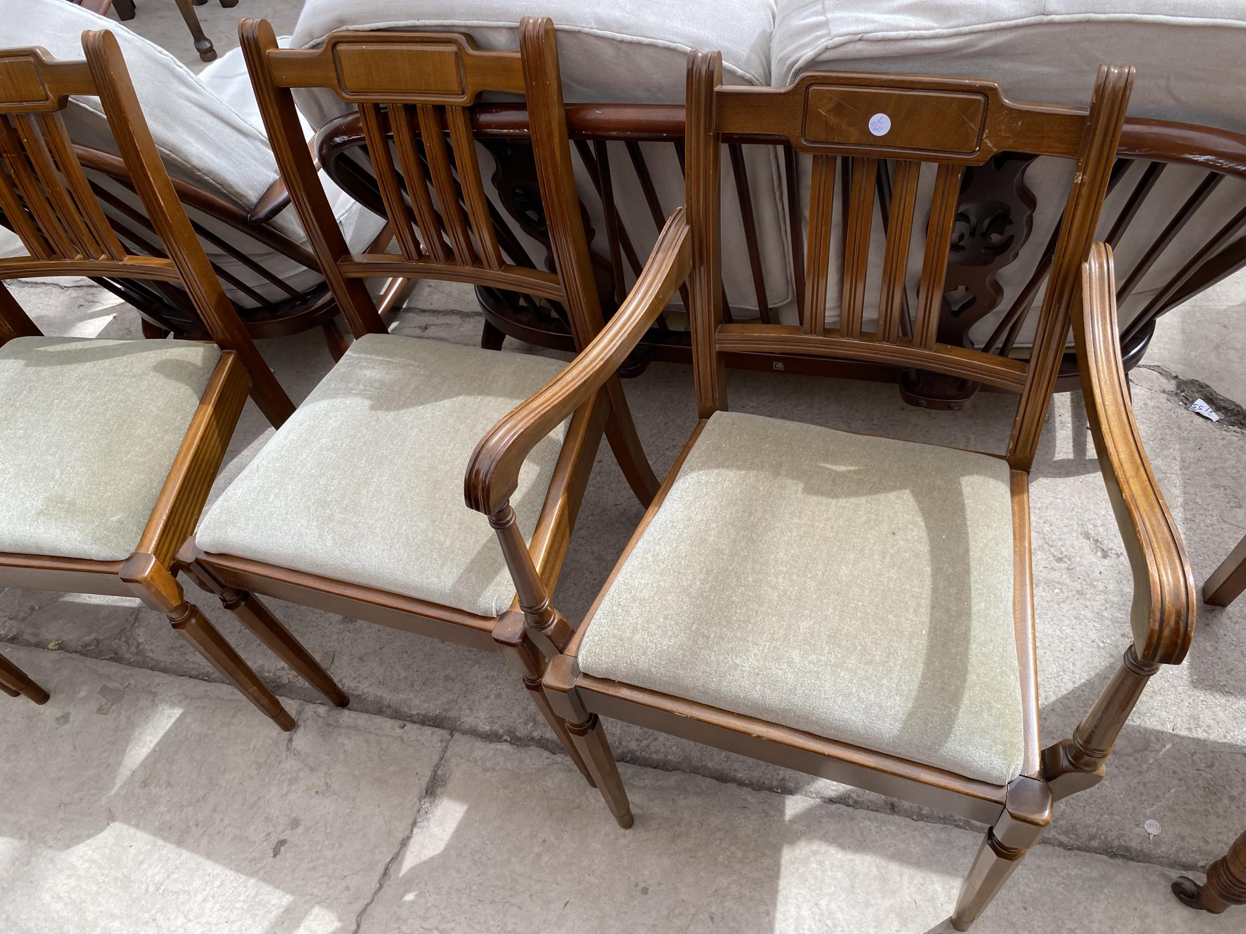 A SET OF SIX MAHOGANY DINING CHAIRS, TWO BEING CARVERS - Image 4 of 4