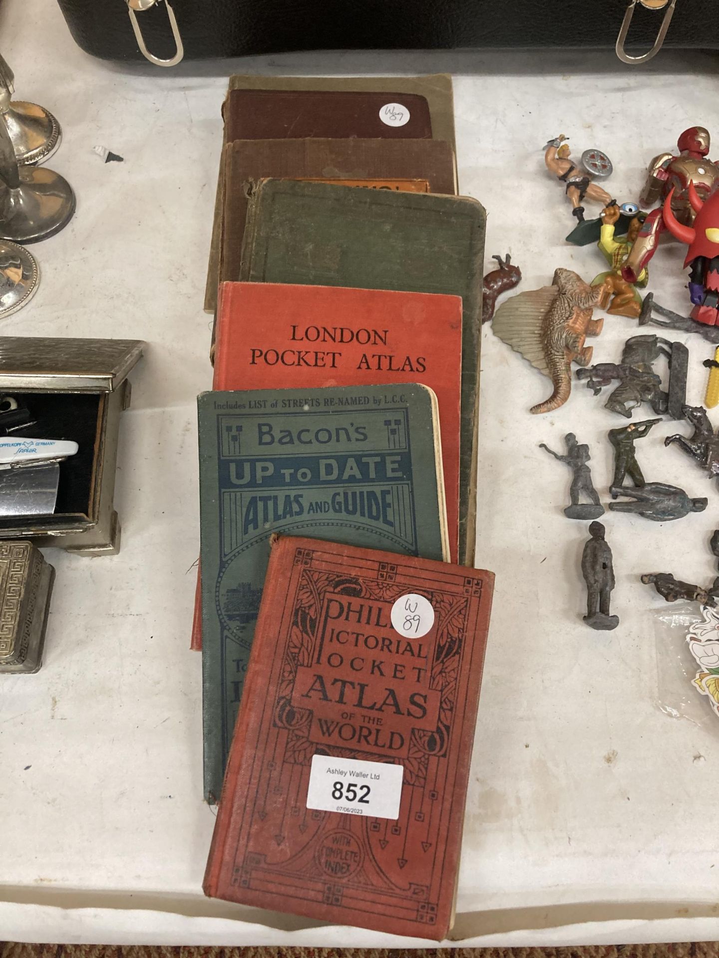 A QUANTITY OF OLD ROAD ATLAS'S