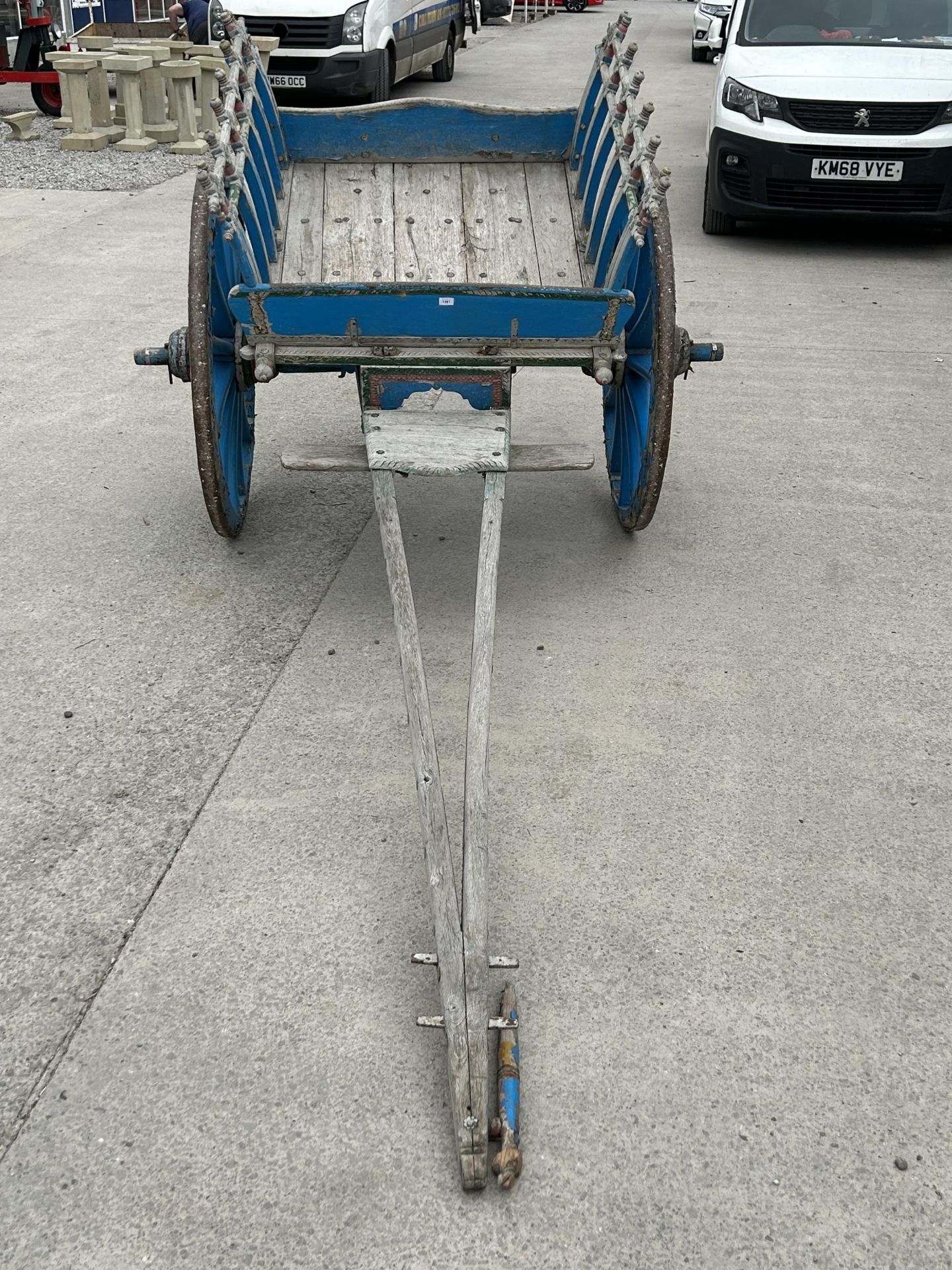 A VINTAGE INDIAN HARDWOOD HORSE CART (APPROX LENGTH 360CM APPROX HEIGHT 140CM) - Image 3 of 6