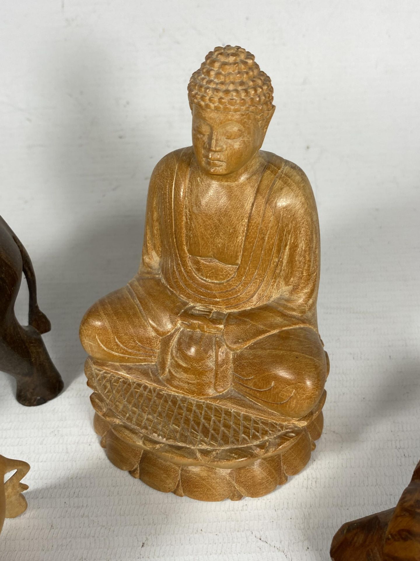 A GROUP OF ORIENTAL CARVED WOODEN FIGURES, SEATED BUDDHA, TURTLES AND TWO ELEPHANTS - Image 2 of 5