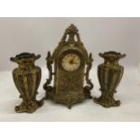 AN ART NOUVEAU DESIGN FRENCH BRASS CLOCK GARNITURE SET, HEIGHT 22CM